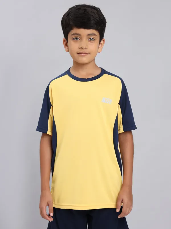 Boys Colorblock Slim Fit Crew Neck T-shirt with TECHNO COOL+