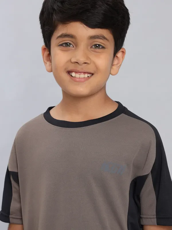 Boys Colorblock Slim Fit Crew Neck T-shirt with TECHNO COOL+ - Image 9
