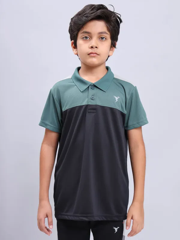 Boys Colorblock Slim Fit Polo T-shirt with TECHNO COOL+