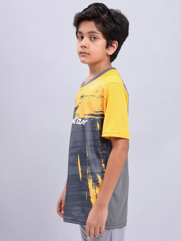 Boys Printed Slim Fit Crew Neck T-shirt with TECHNOLITE - Image 5