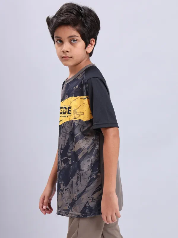 Boys Printed Slim Fit Crew Neck T-shirt with TECHNOLITE - Image 4