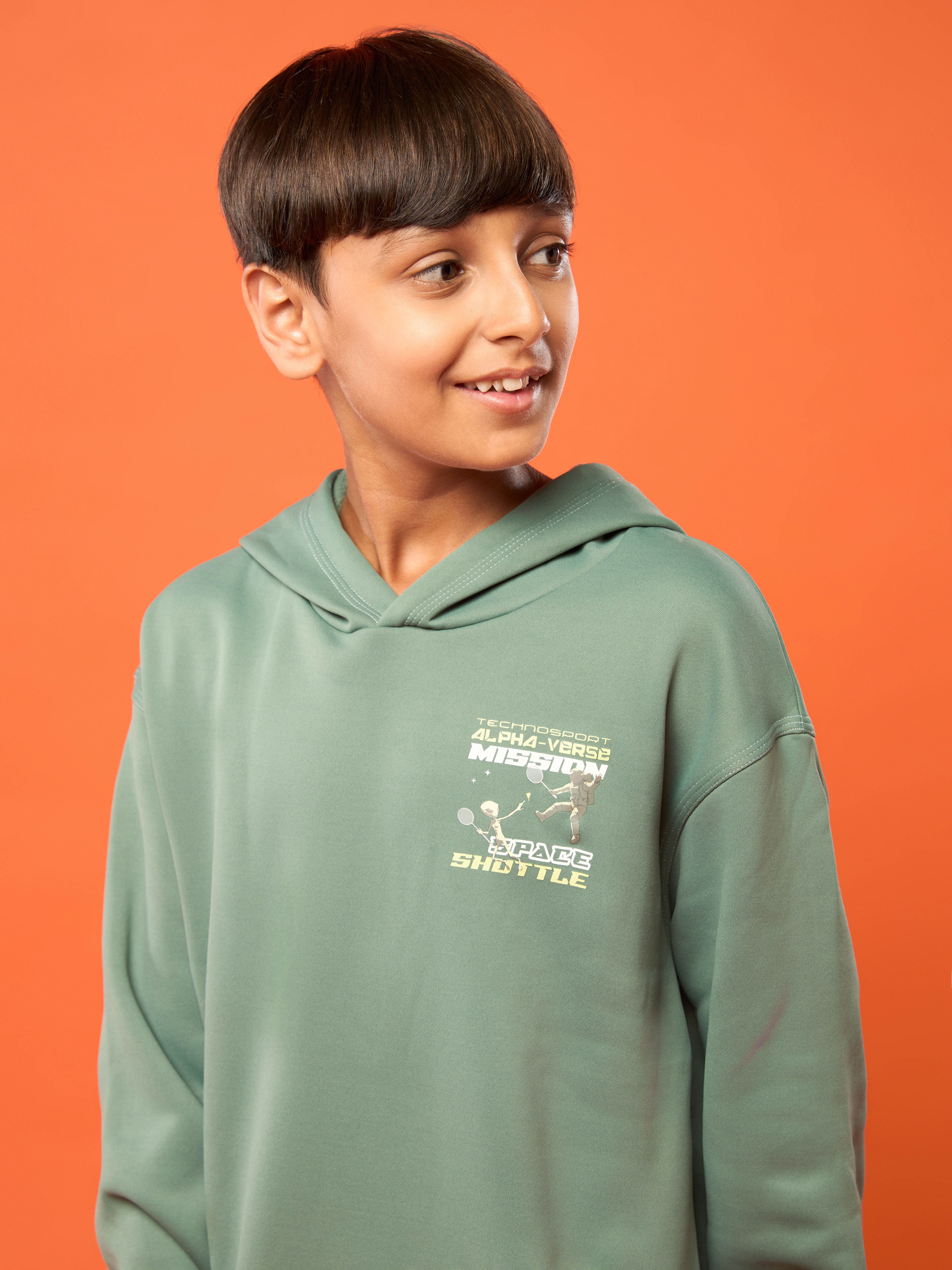 Boys Back Printed Slim Fit Hooded Sports Sweatshirt with TECHNO WARM+ - Image 4