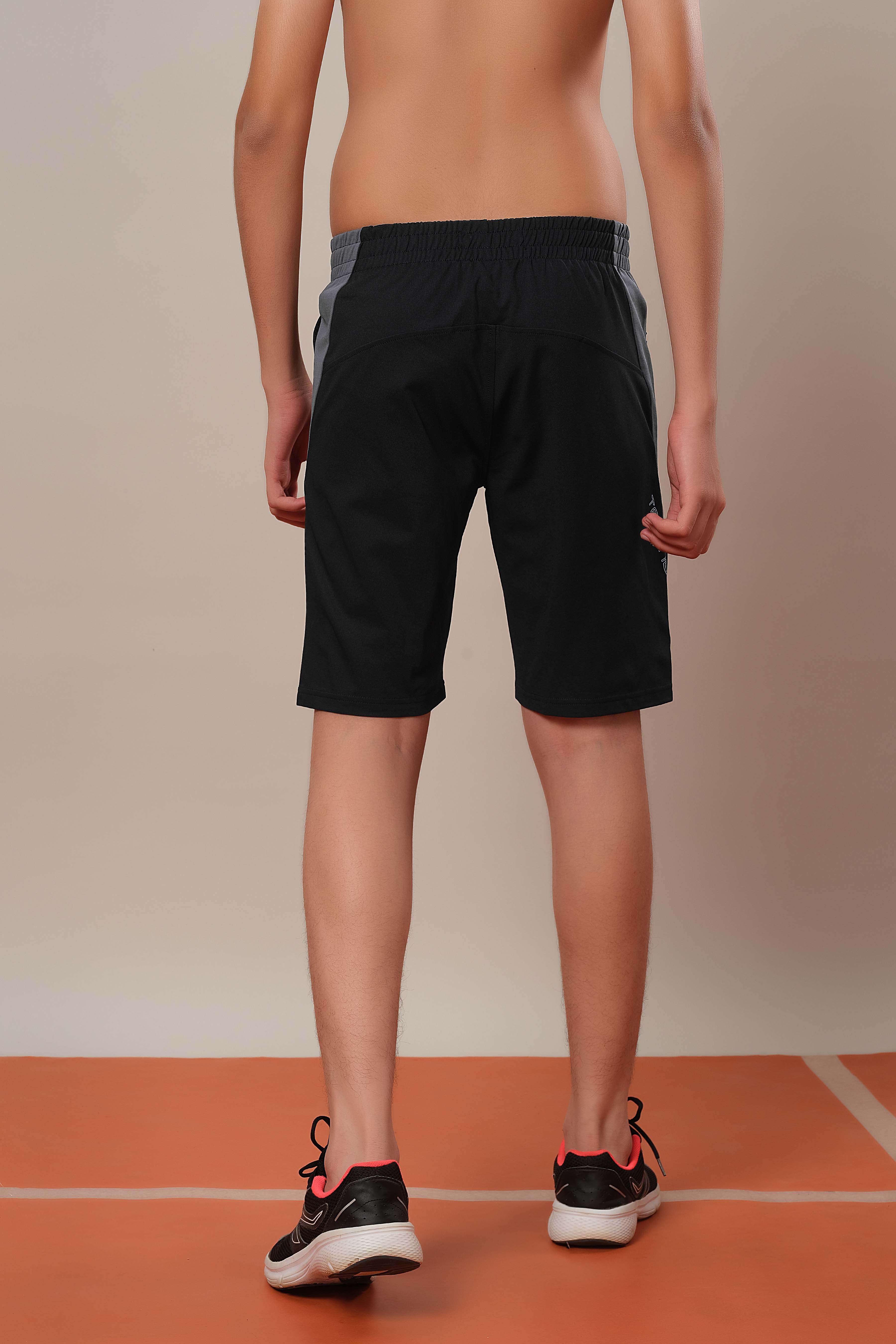 Boys Colorblock Regular Fit Shorts with 4 Way Crispy - Image 3