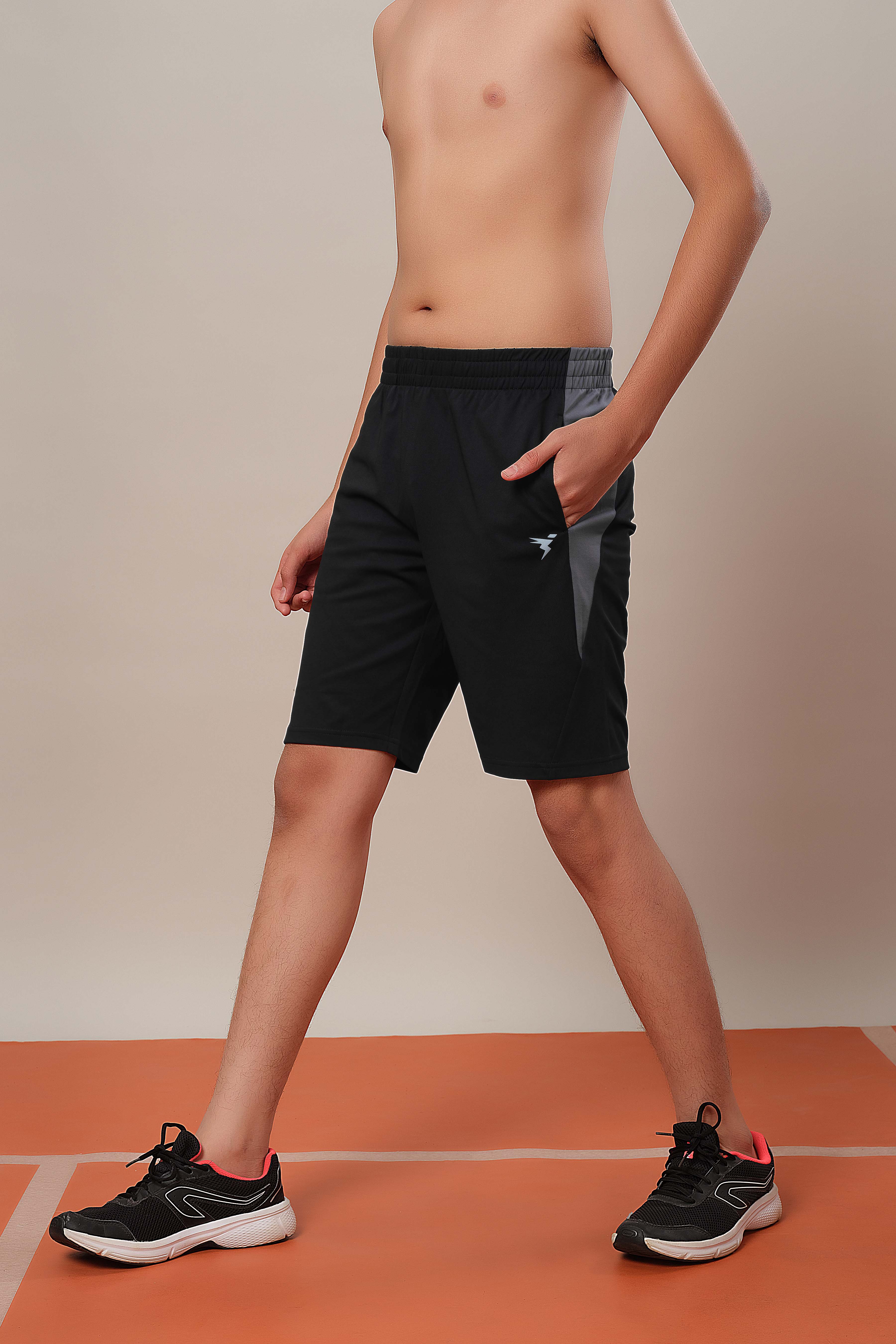 Boys Colorblock Regular Fit Shorts with 4 Way Crispy - Image 4