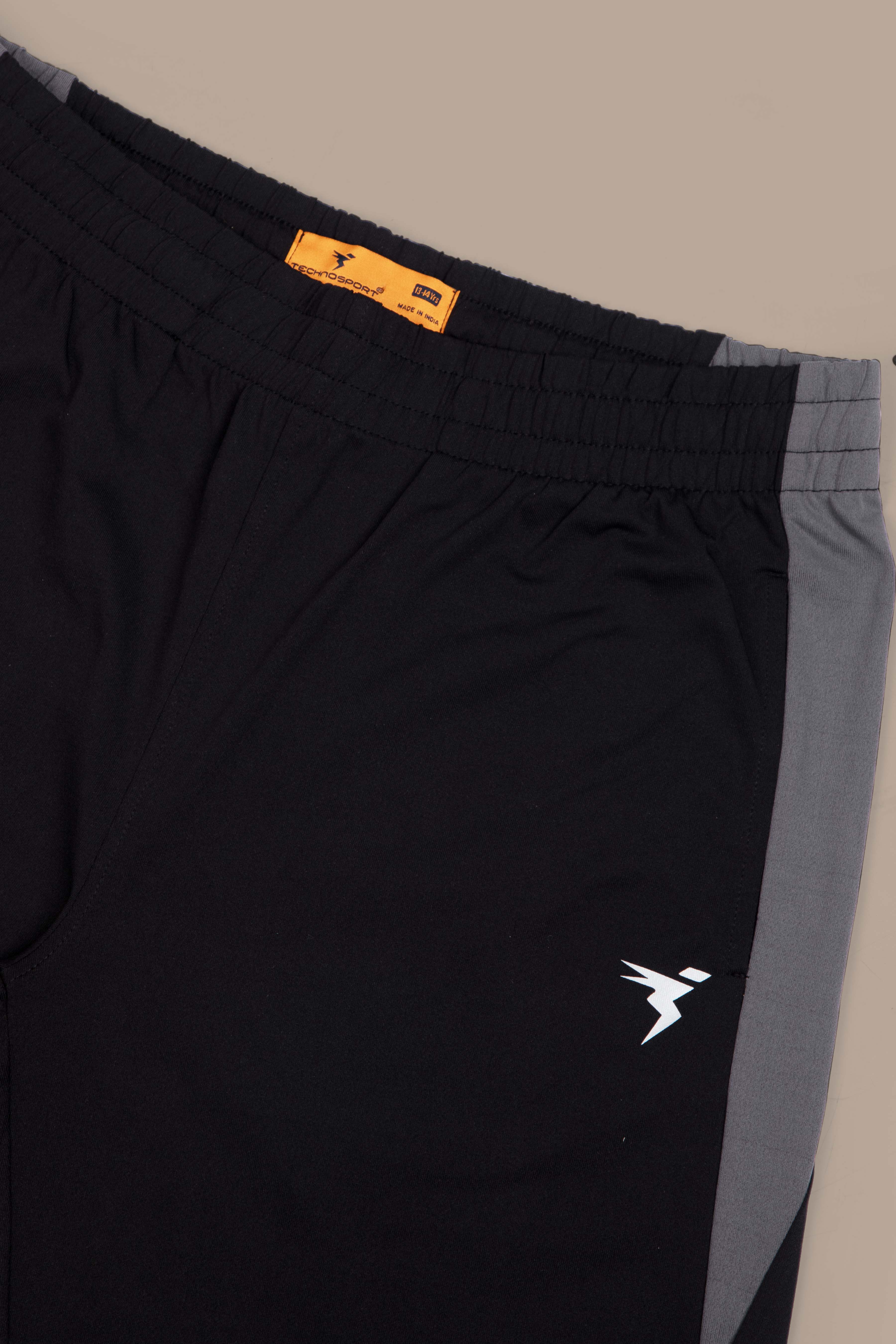 Boys Colorblock Regular Fit Shorts with 4 Way Crispy - Image 6