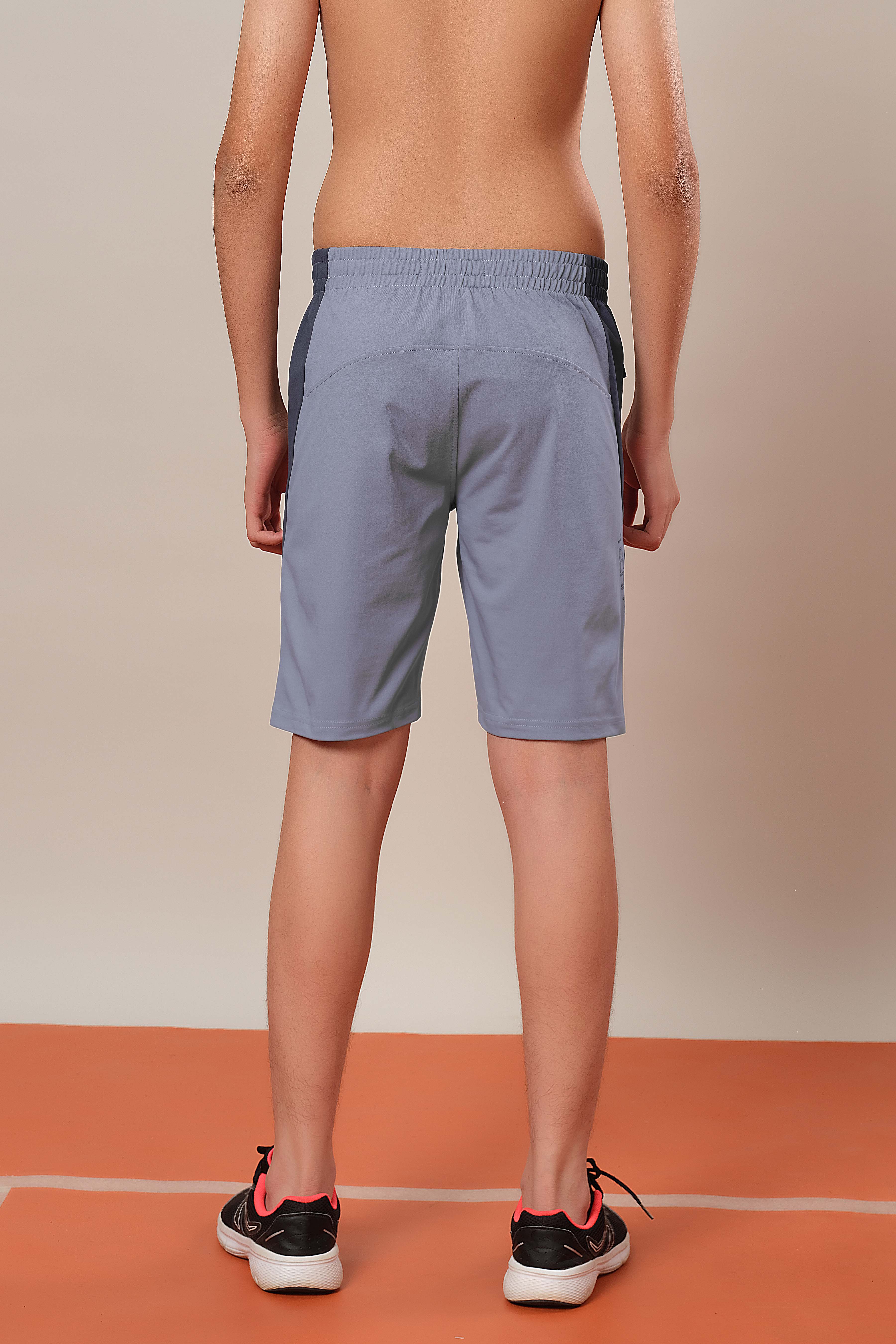 Boys Colorblock Regular Fit Shorts with 4 Way Crispy - Image 3