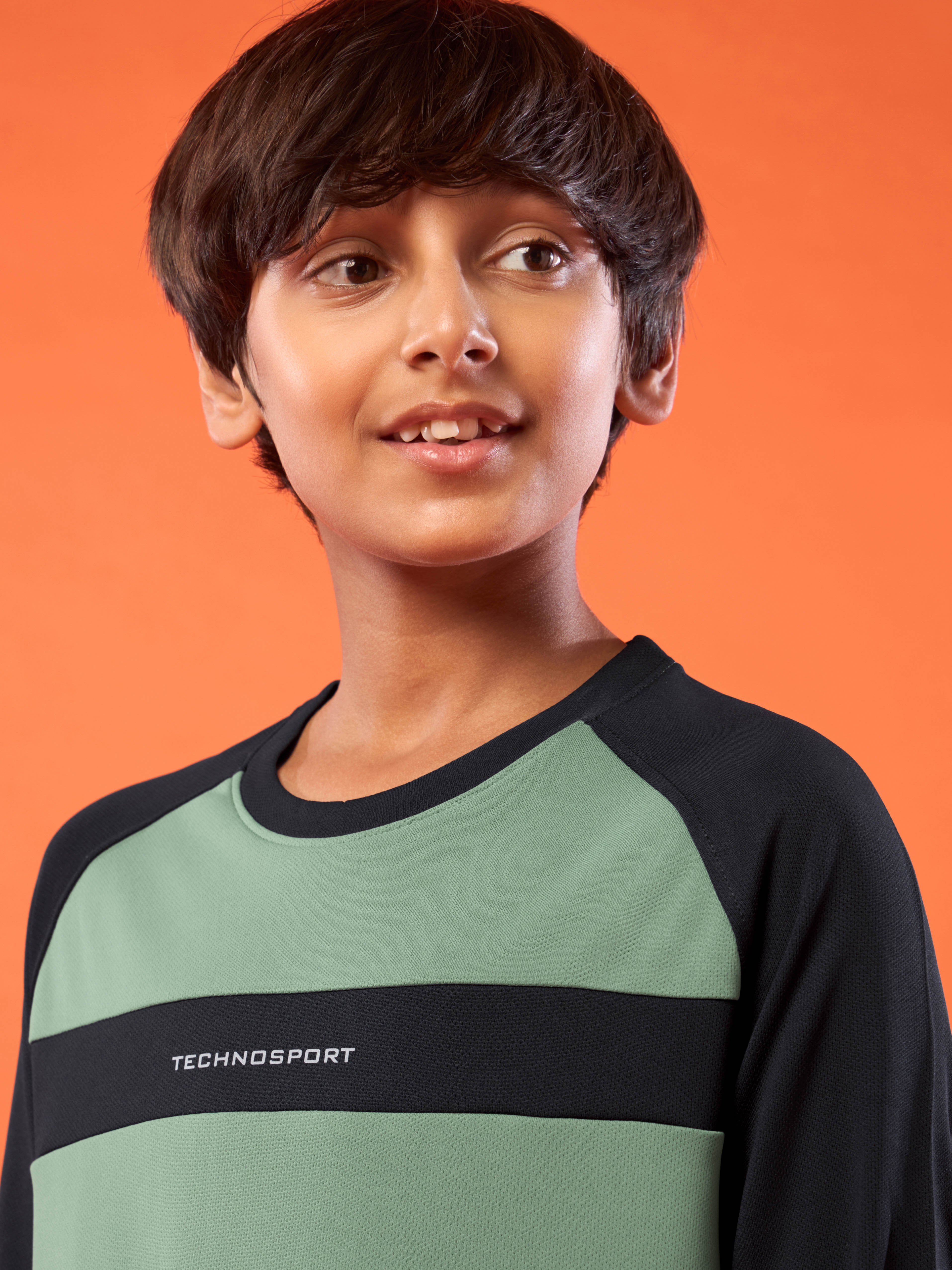 Boys Colorblock Slim Fit Crew Neck T-shirt with TECHNO COOL+ - Image 4
