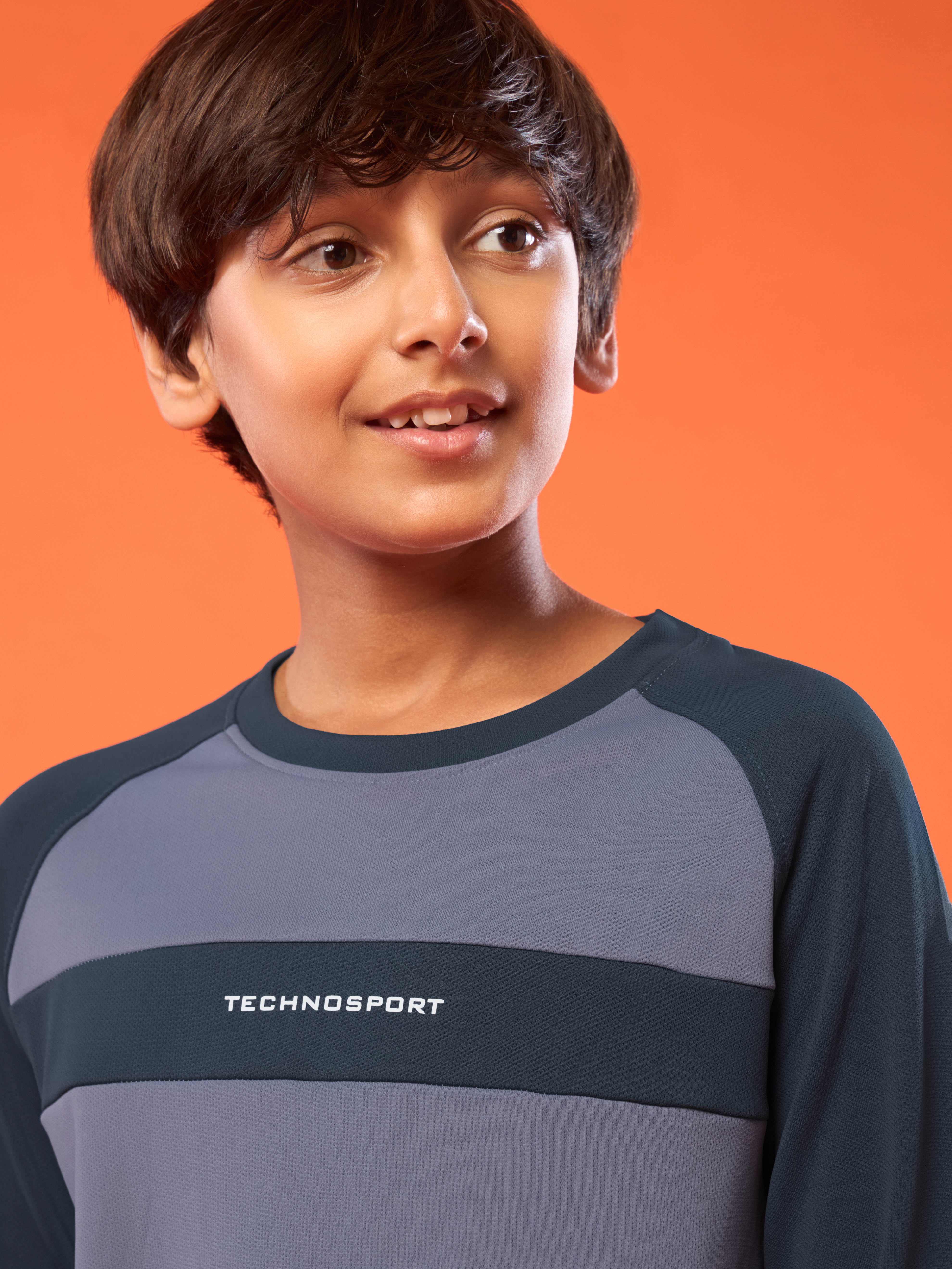 Boys Colorblock Slim Fit Crew Neck T-shirt with TECHNO COOL+ - Image 4
