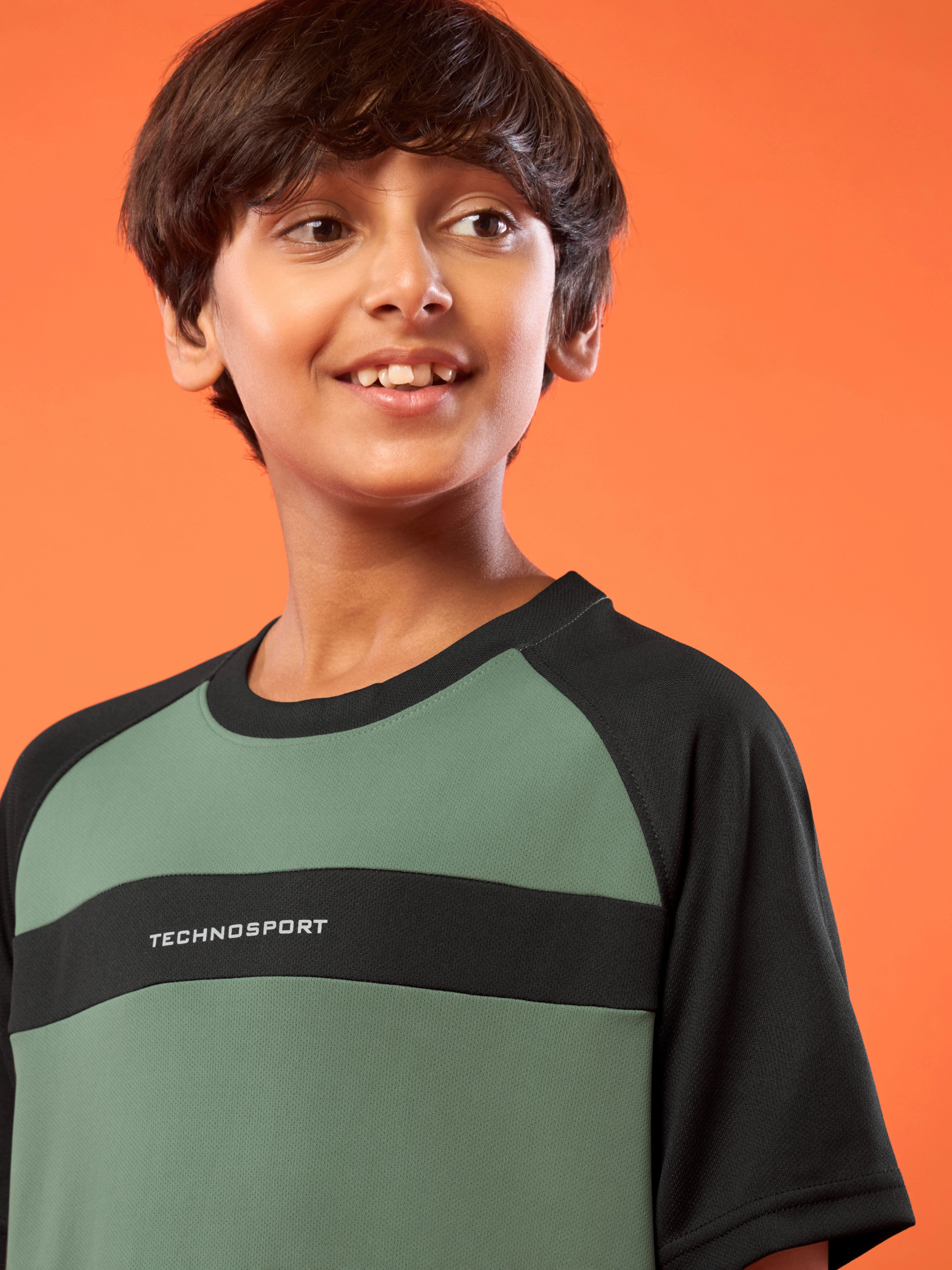 Boys Colorblock Slim Fit Round Neck T-shirt with DOUBLE COOL - Image 4