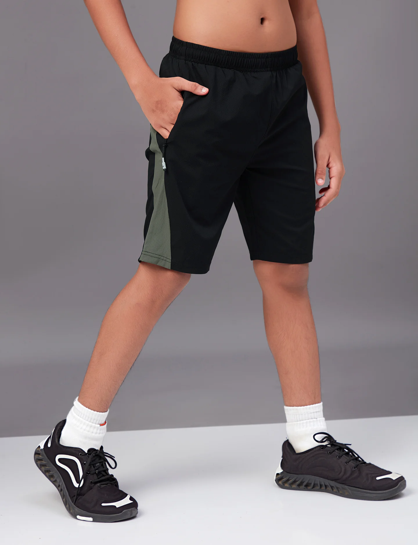 Boys Colorblock Slim Fit Sports Shorts with TECHNO GUARD - Image 4