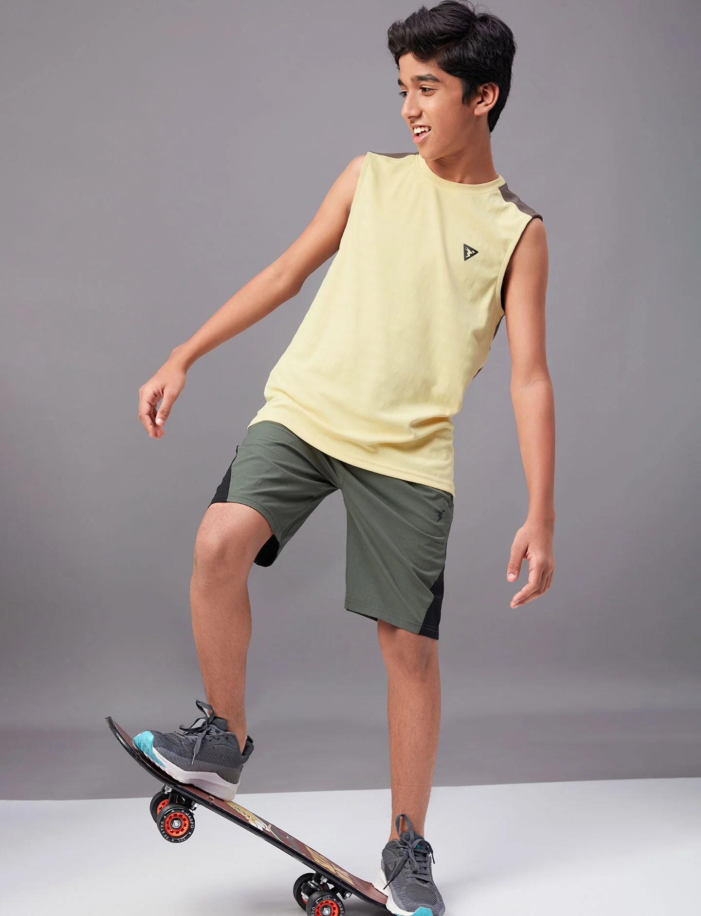 Boys Colorblock Slim Fit Sports Shorts with TECHNO GUARD - Image 2