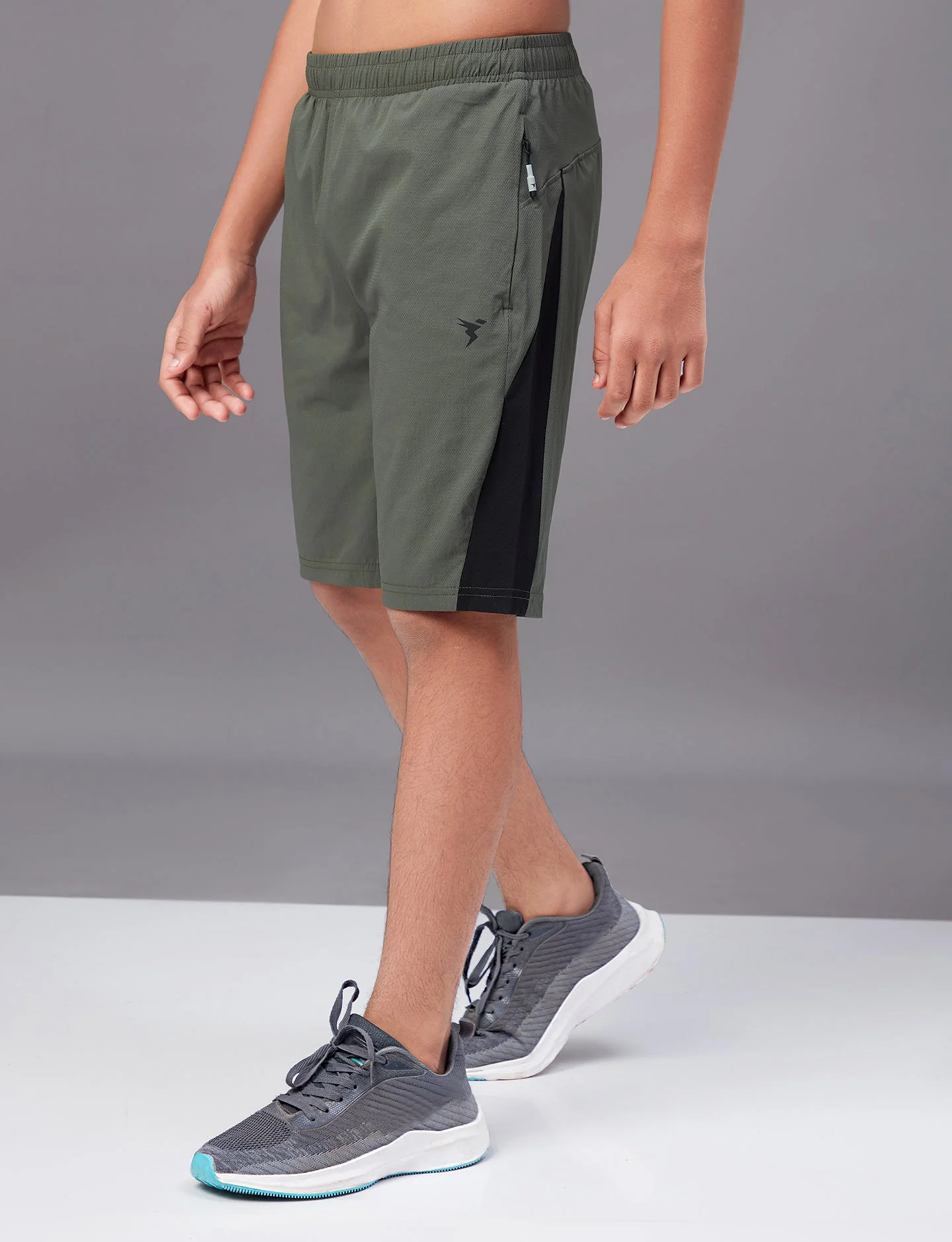 Boys Colorblock Slim Fit Sports Shorts with TECHNO GUARD - Image 3