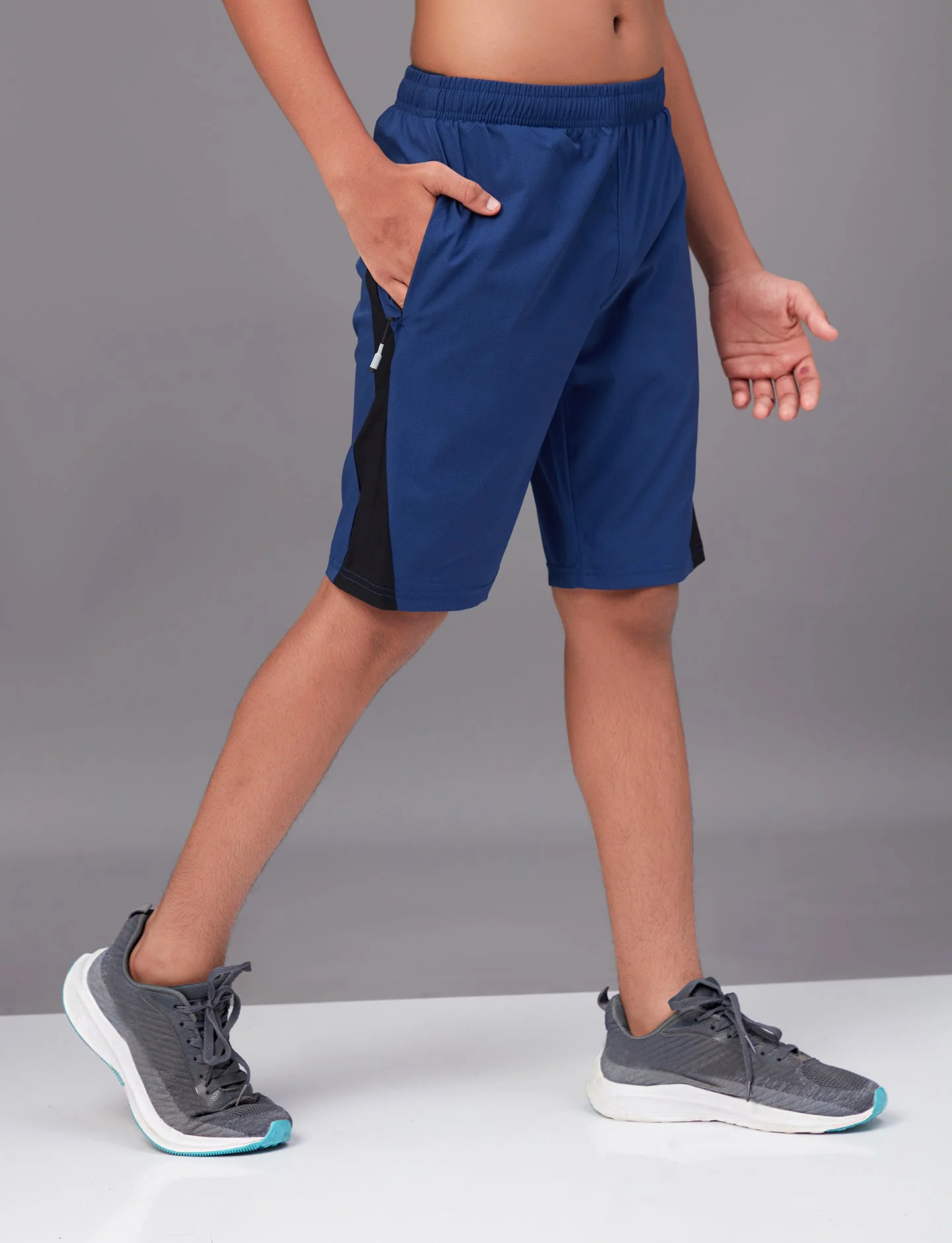 Boys Colorblock Slim Fit Sports Shorts with TECHNO GUARD - Image 4