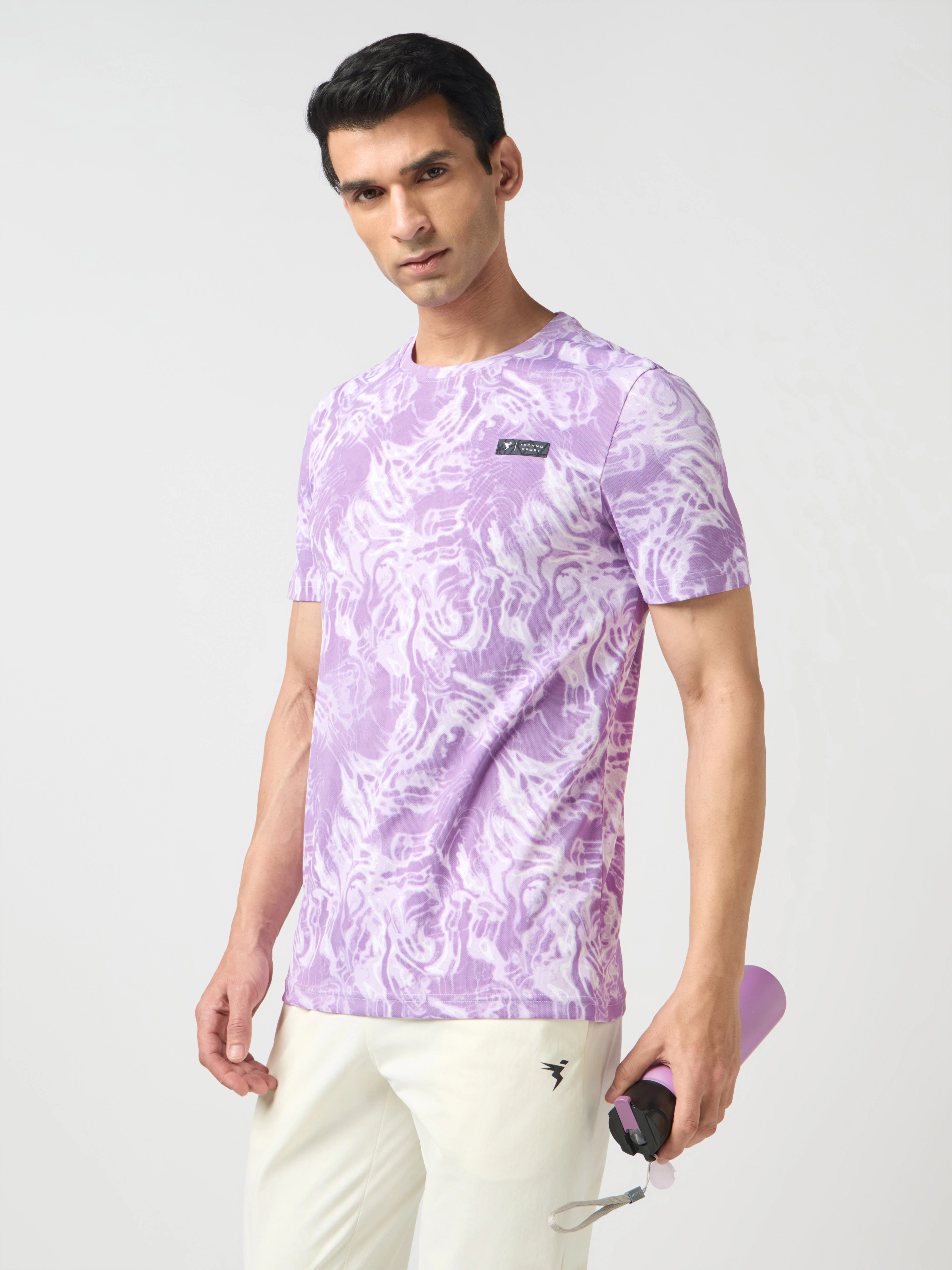 Men Abstract Print Slim Fit Crew Neck T-shirt with TECHNO COOL+