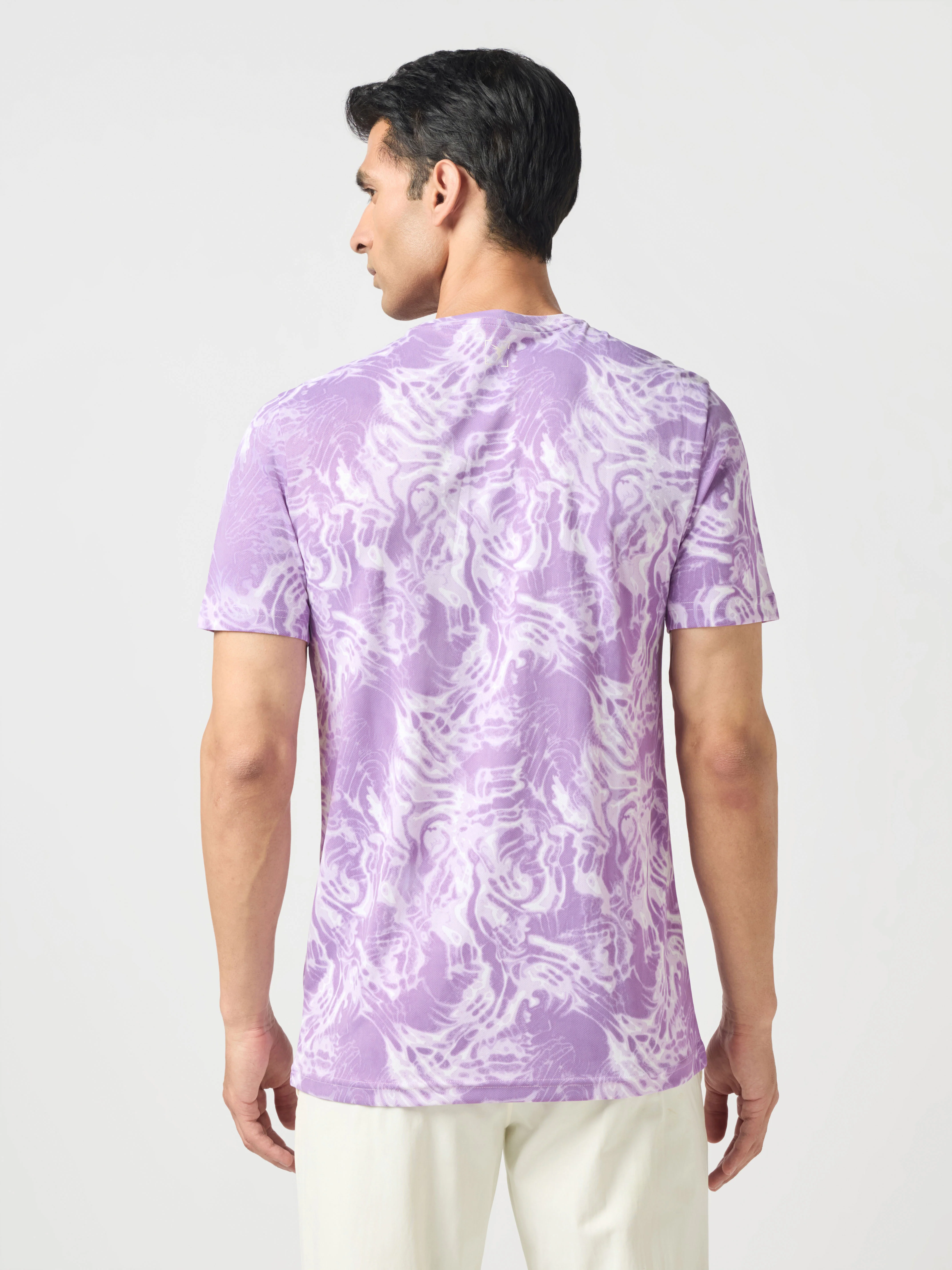 Men Abstract Print Slim Fit Crew Neck T-shirt with TECHNO COOL+ - Image 3