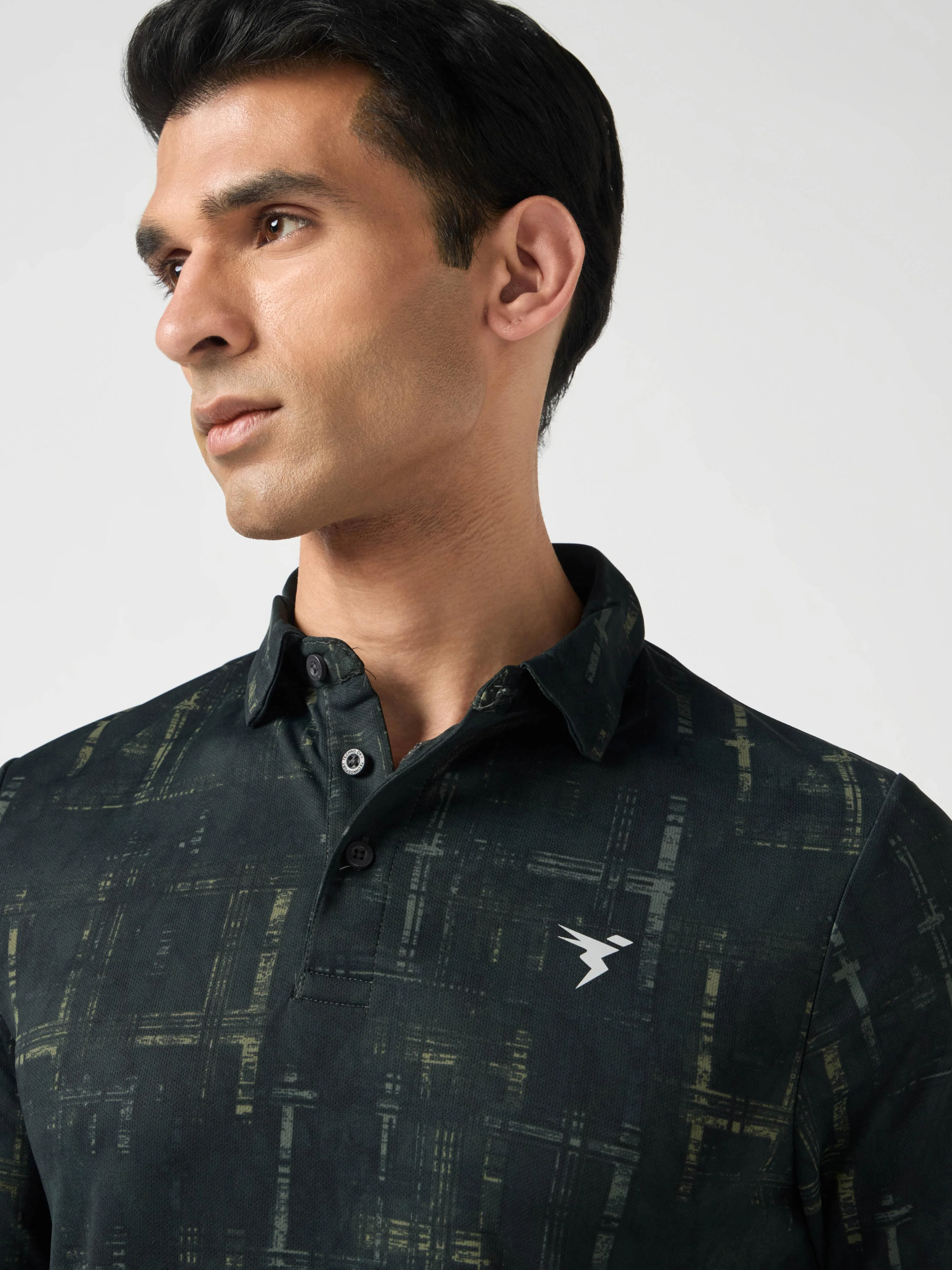 Men Abstract Printed Slim Fit Henley Neck Sports T-Shirt with TECHNOCOOL+ - Image 5