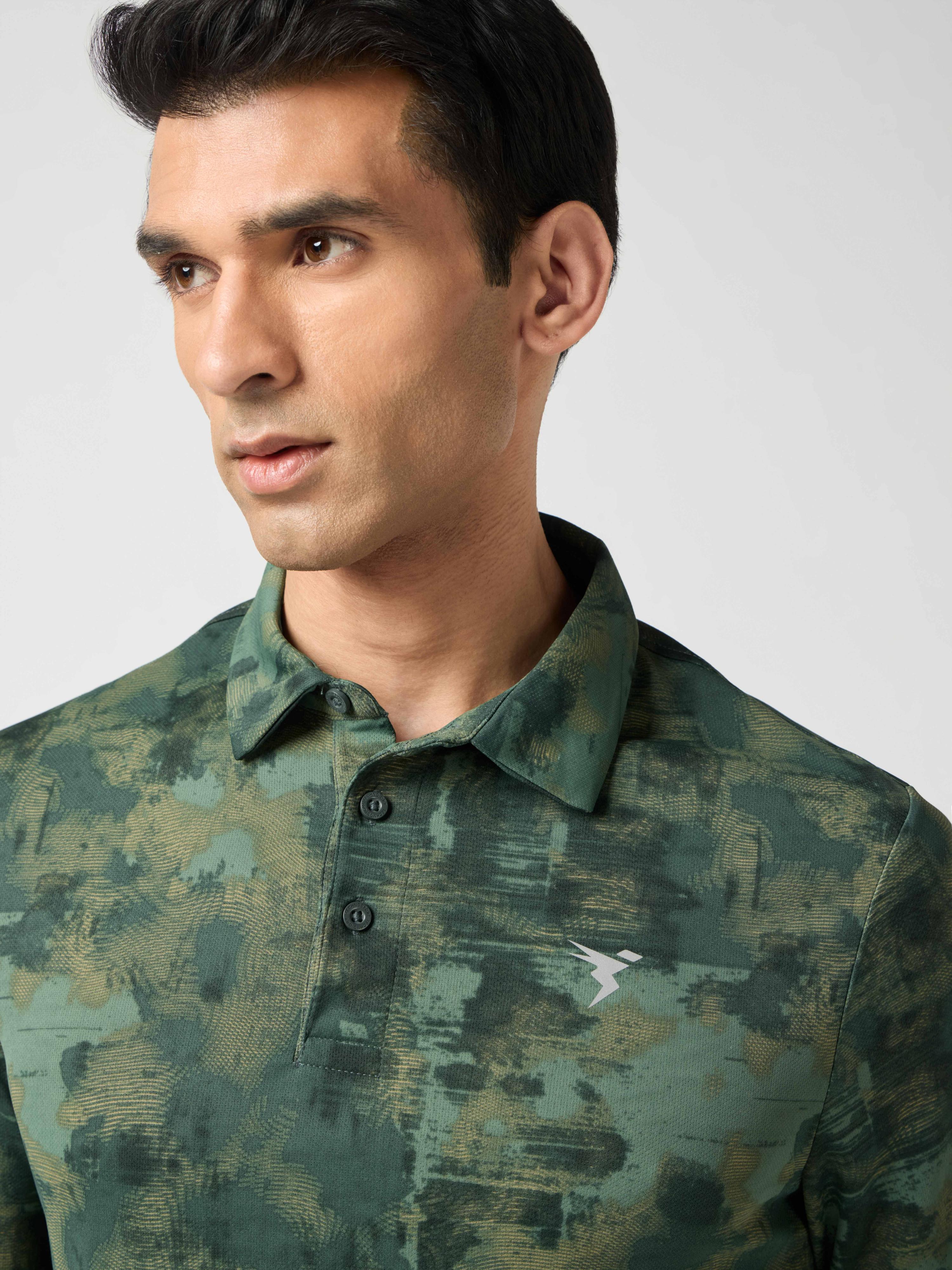 Men Abstract Printed Slim Fit Henley Neck Sports T-Shirt with TECHNOCOOL+ - Image 5