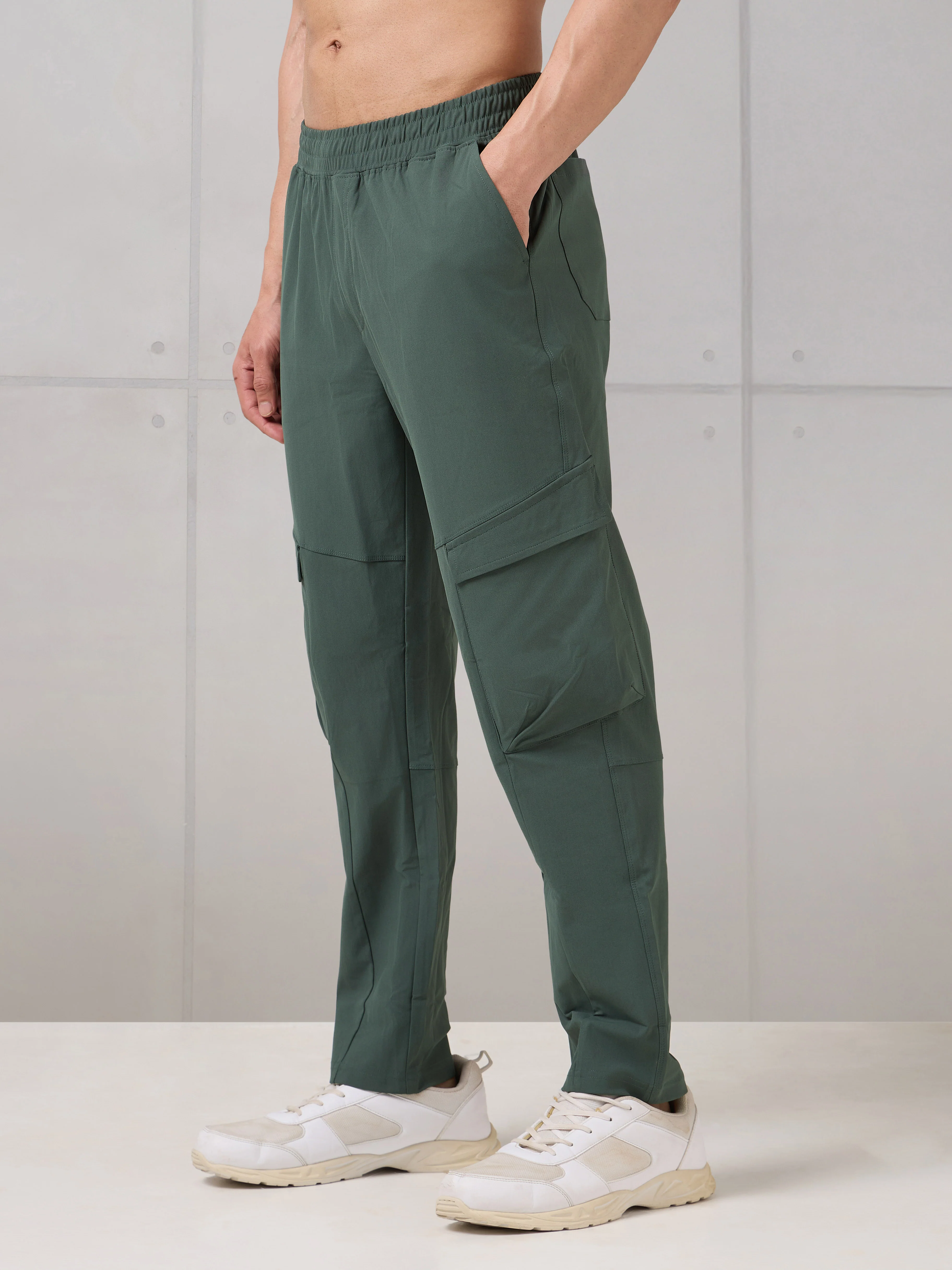 Men Active Out Cargo Trackpants with DURACOOL+ - Image 4