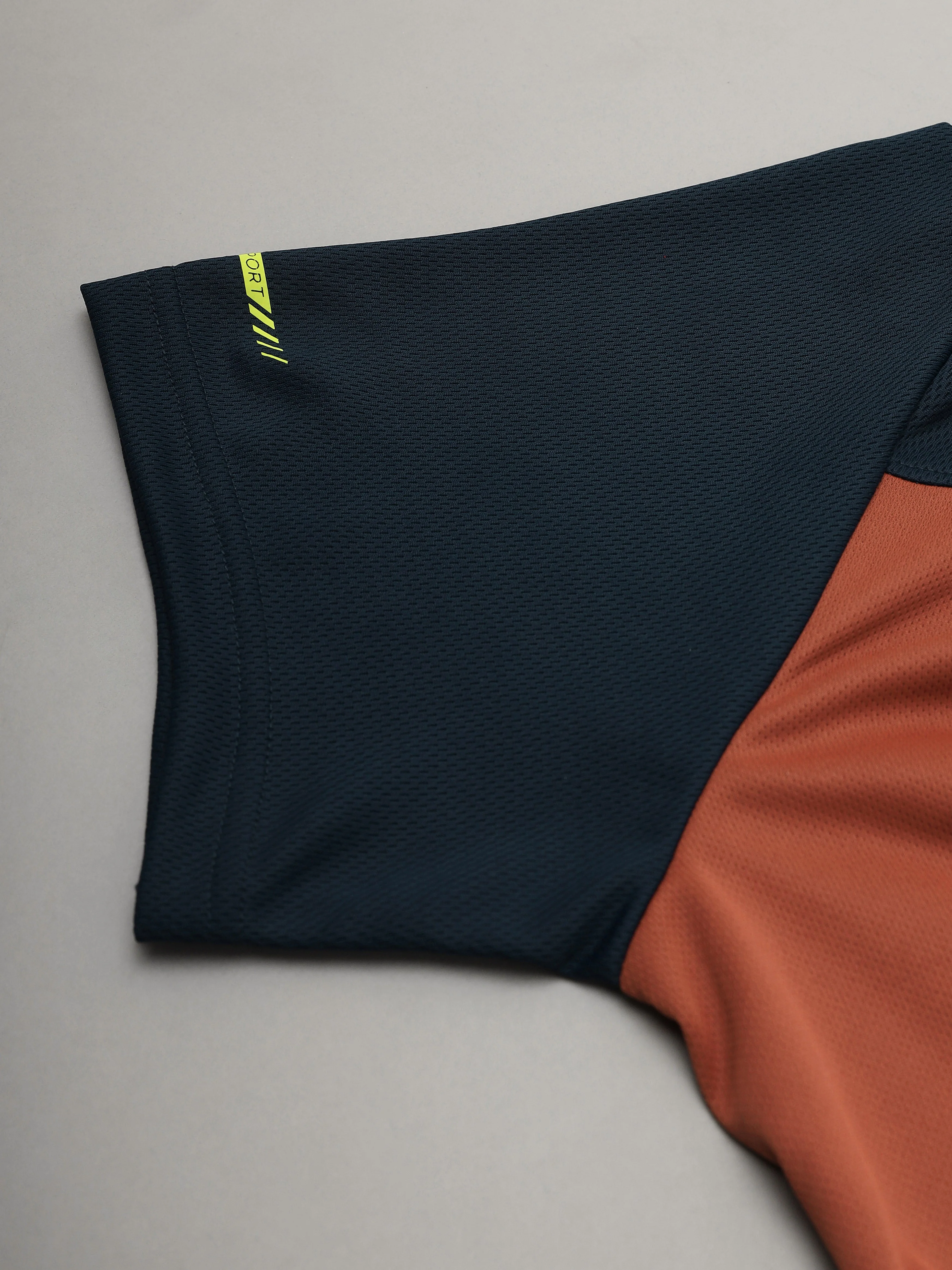 Men Colorblock Relax Fit Polo T-shirt with TECHNO COOL+ - Image 10
