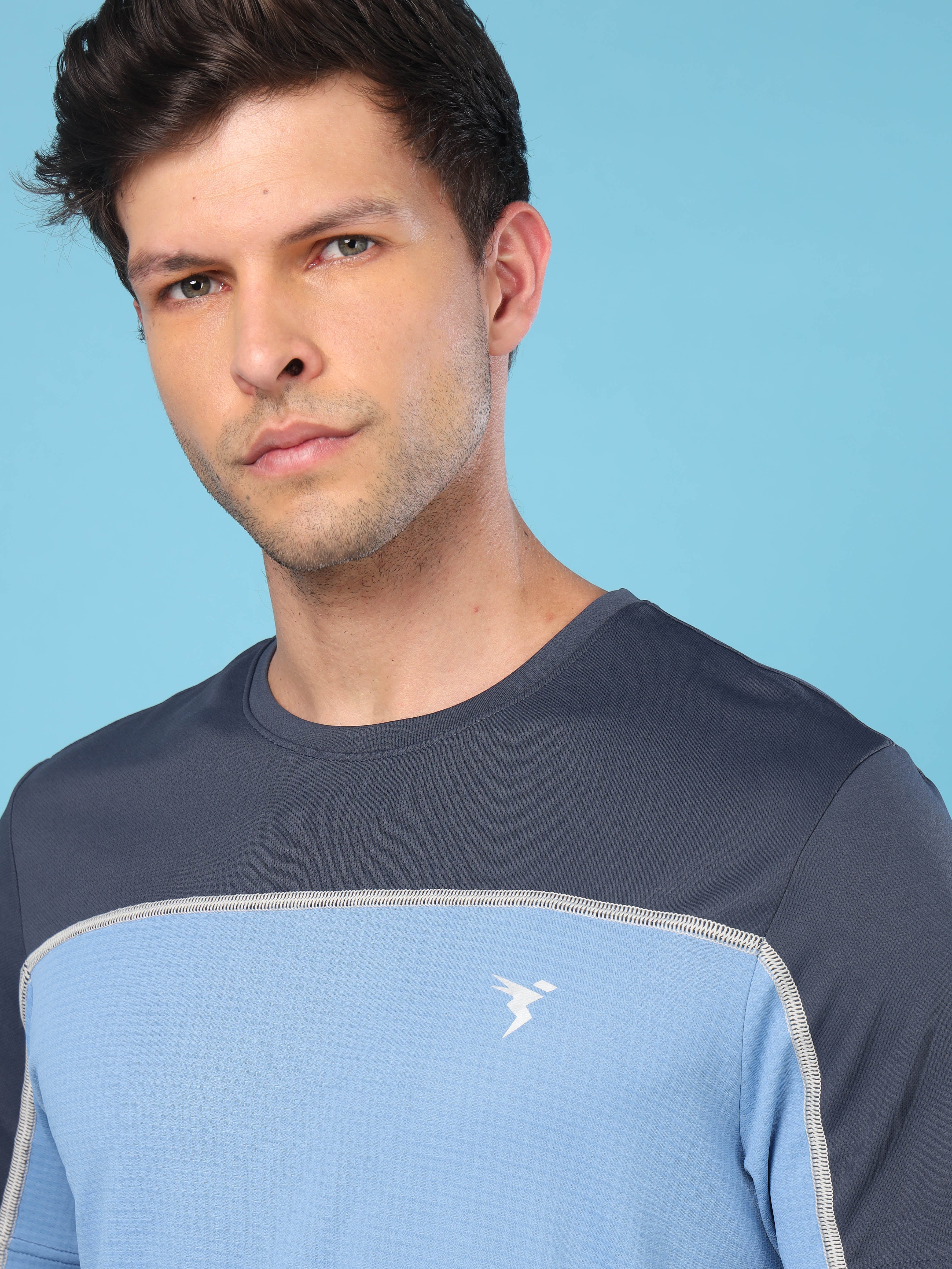 Men Colorblock Slim Fit Crew Neck T-shirt with TECHNO COOL+ - Image 4