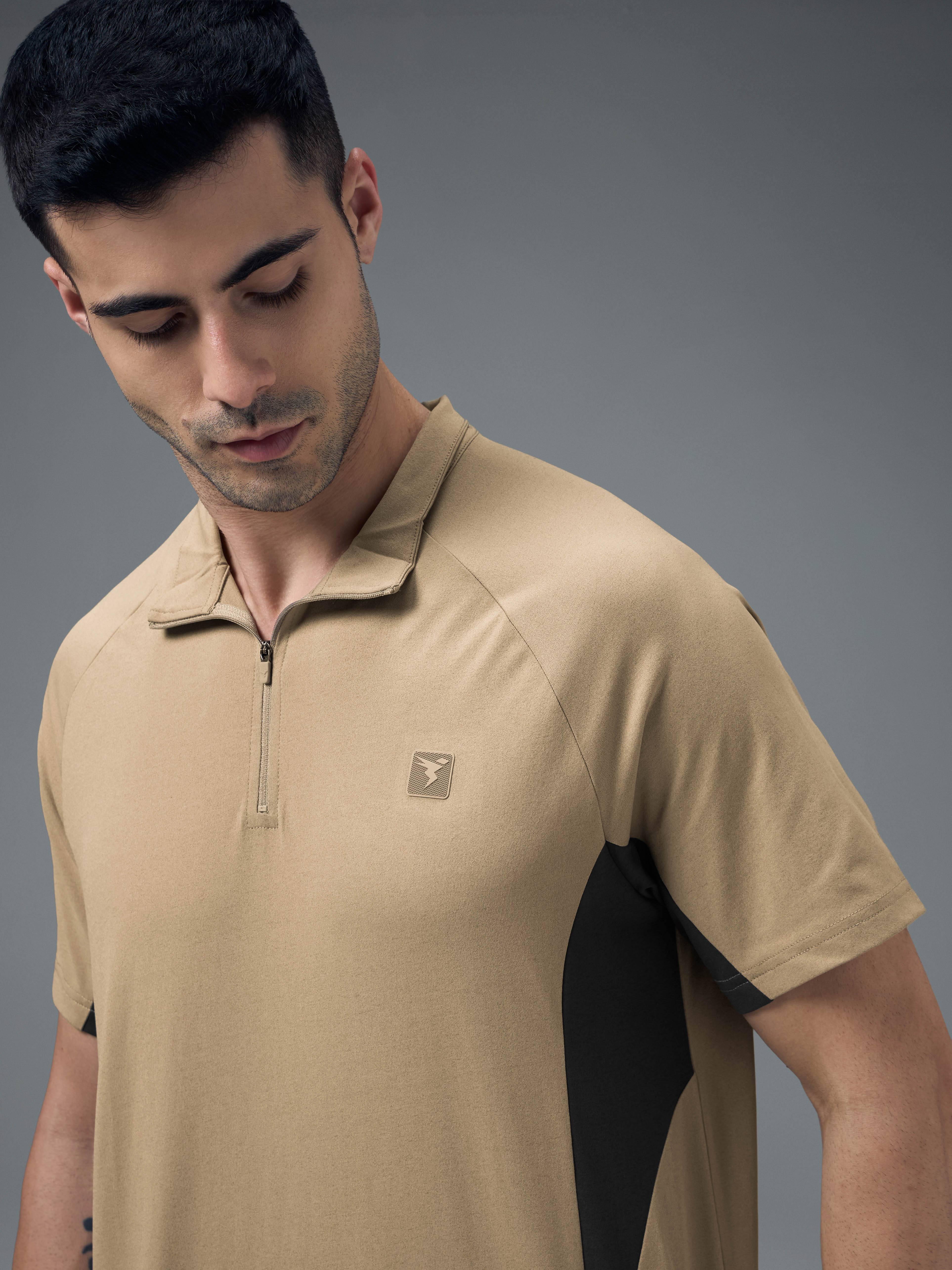 Men Colorblock Slim Fit Mock Neck Sports T-shirt with COTFLEX - Image 6