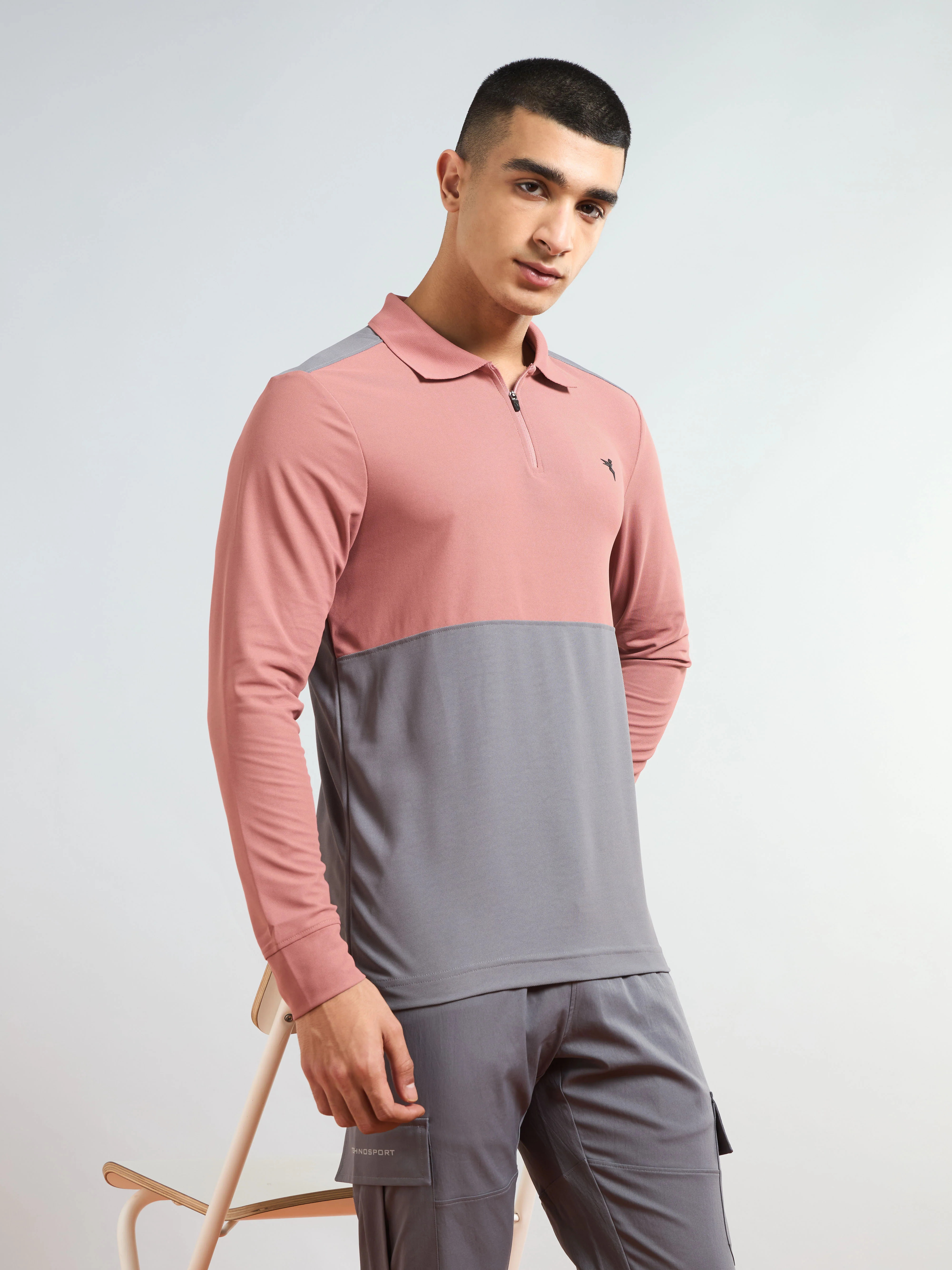 Men Colorblock Slim Fit Polo T-shirt with MATPIQ