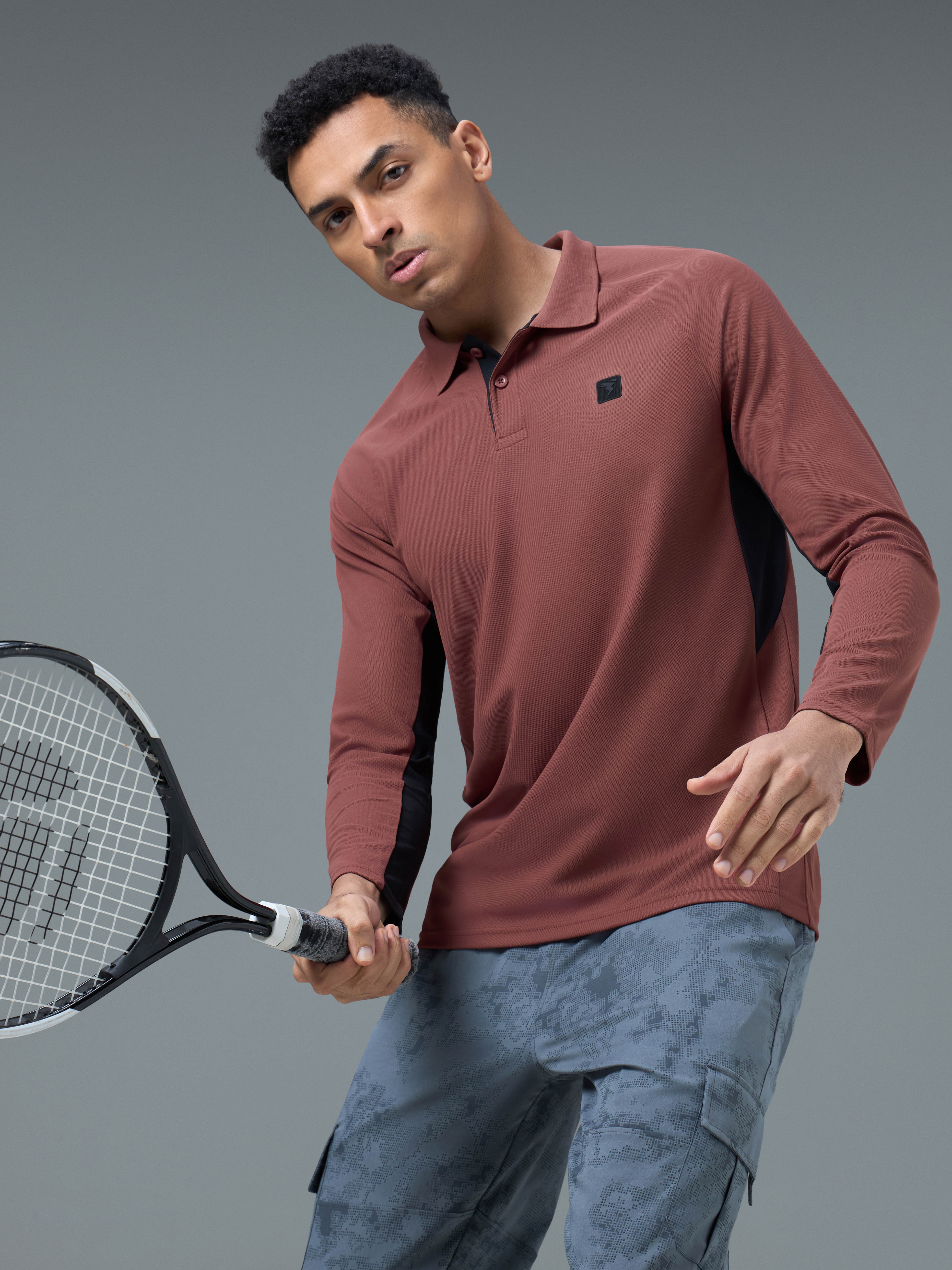 Men Colorblock Slim Fit Polo T-shirt with MATPIQ