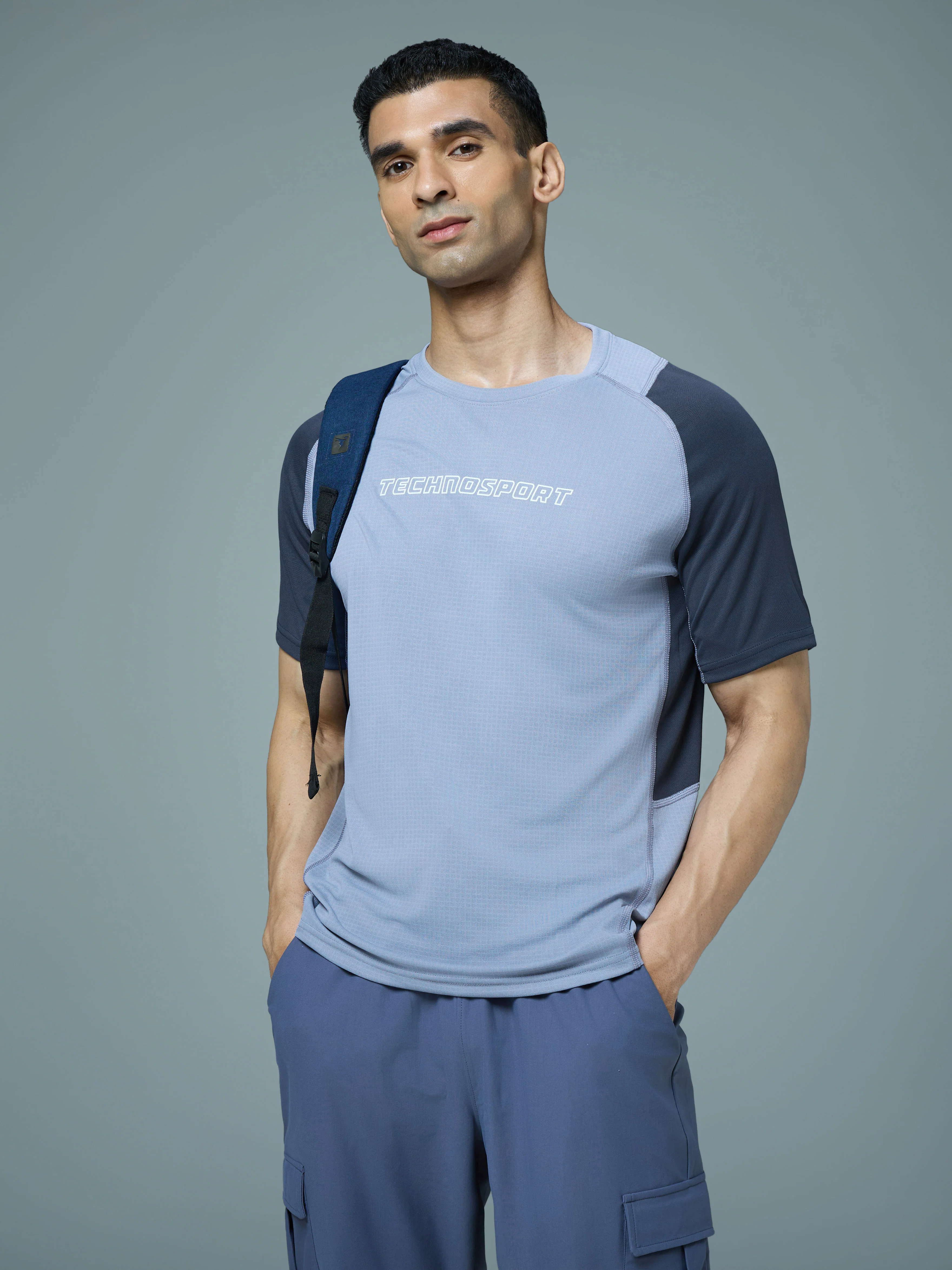 Men Colorblock Slim Fit Round Neck Sports T-shirt with TECHNOCOOL+