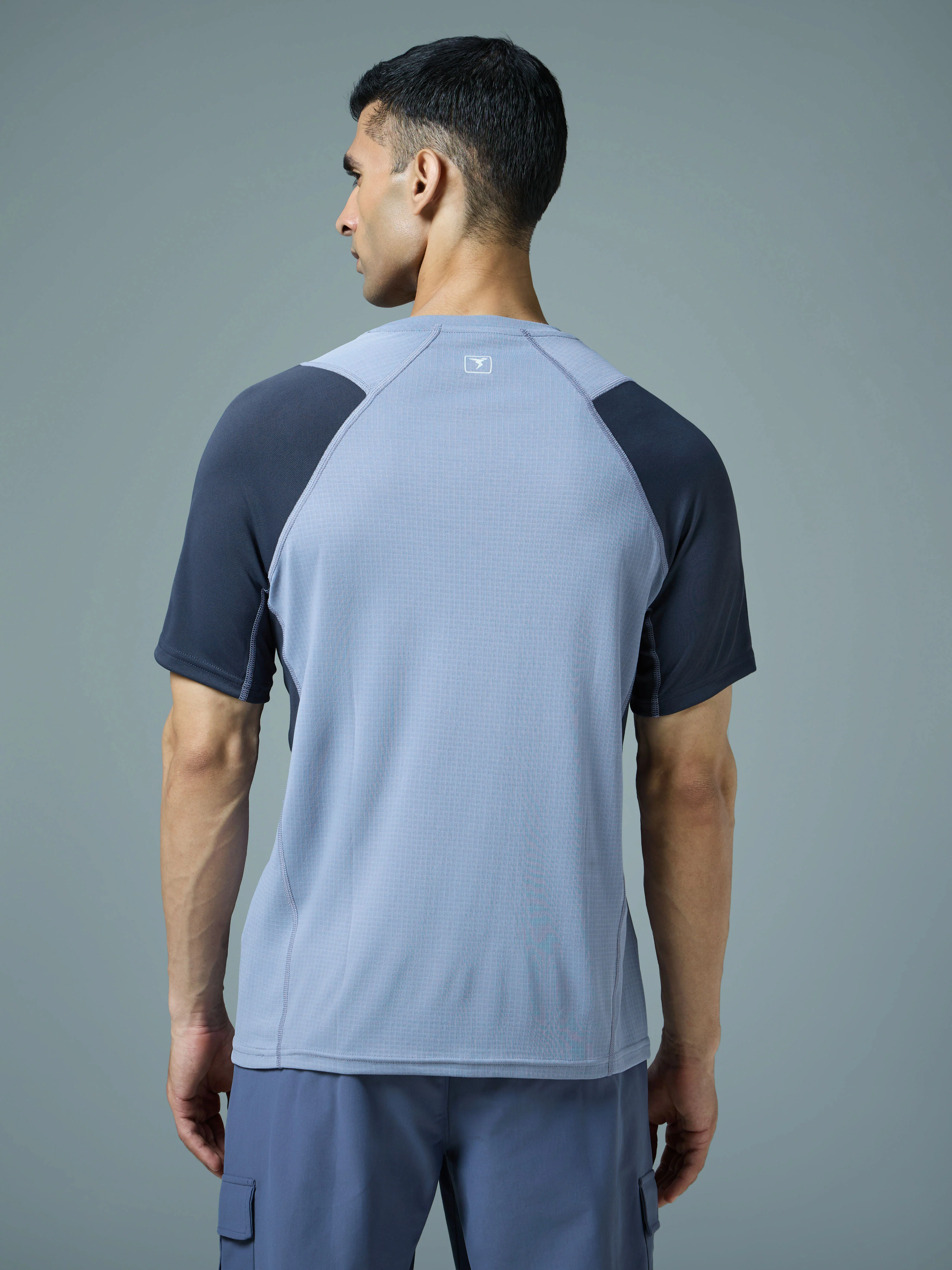 Men Colorblock Slim Fit Round Neck Sports T-shirt with TECHNOCOOL+ - Image 3