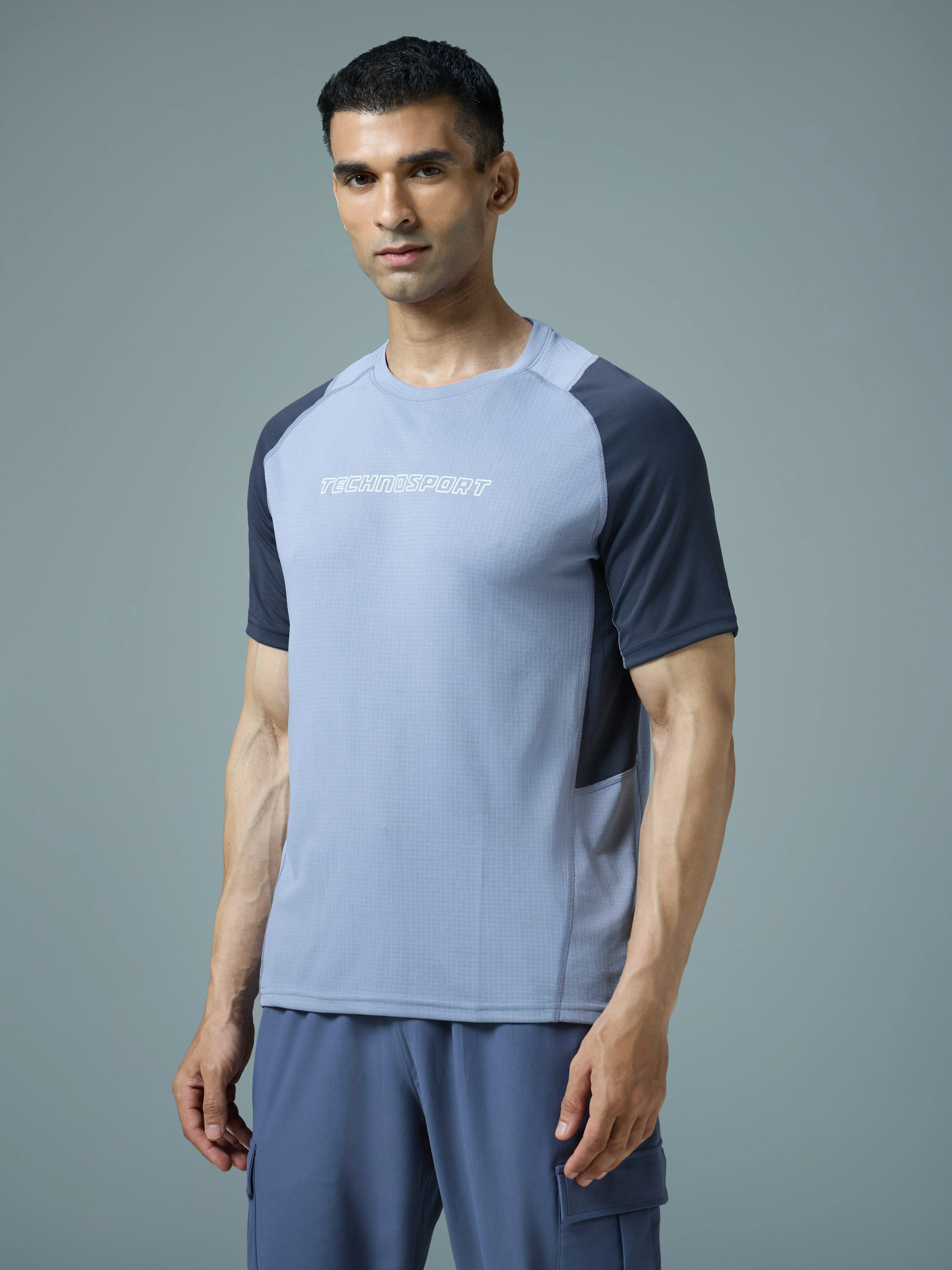 Men Colorblock Slim Fit Round Neck Sports T-shirt with TECHNOCOOL+ - Image 4