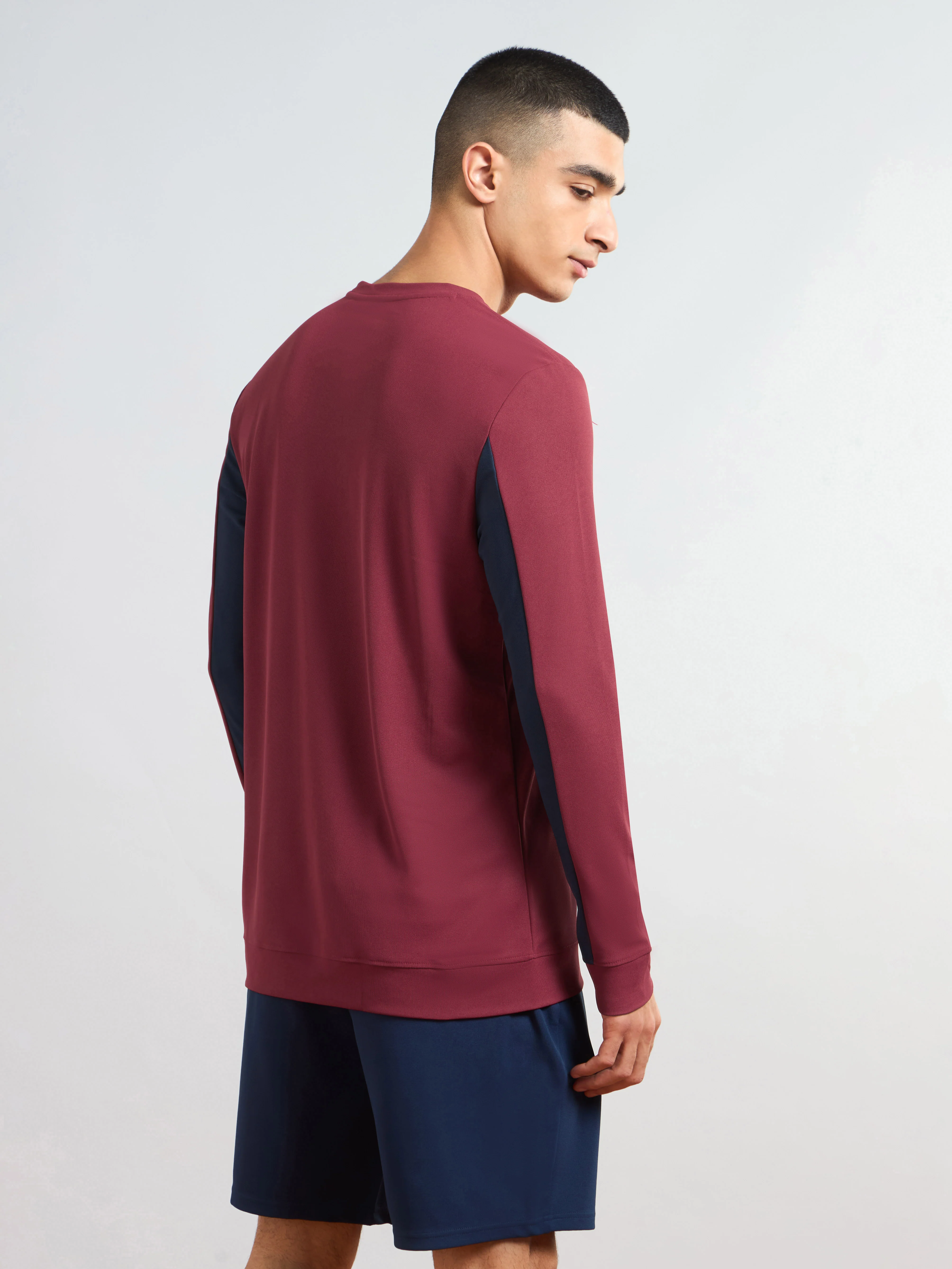 Men Colorblock Slim Fit T-shirt with MATPIQ - Image 2