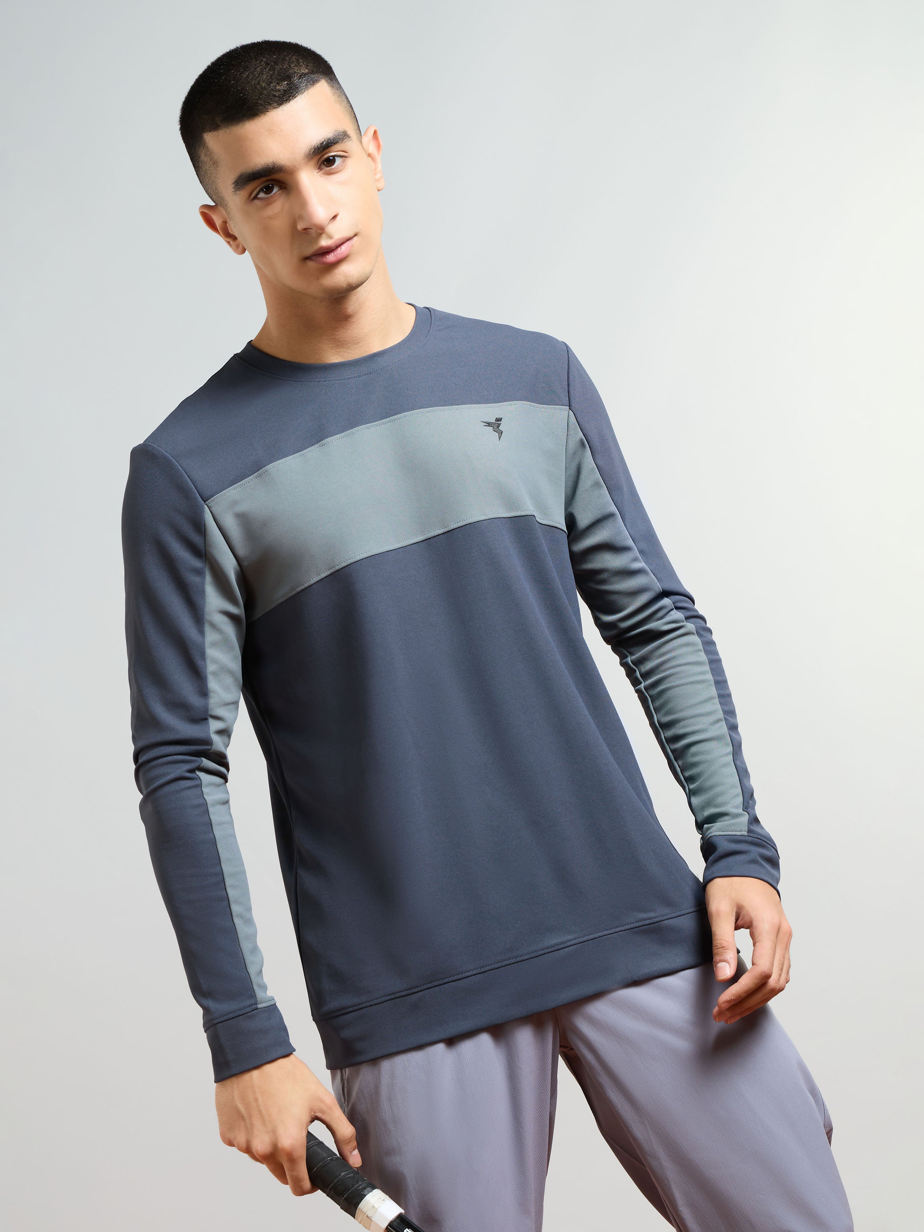 Men Colorblock Slim Fit T-shirt with MATPIQ