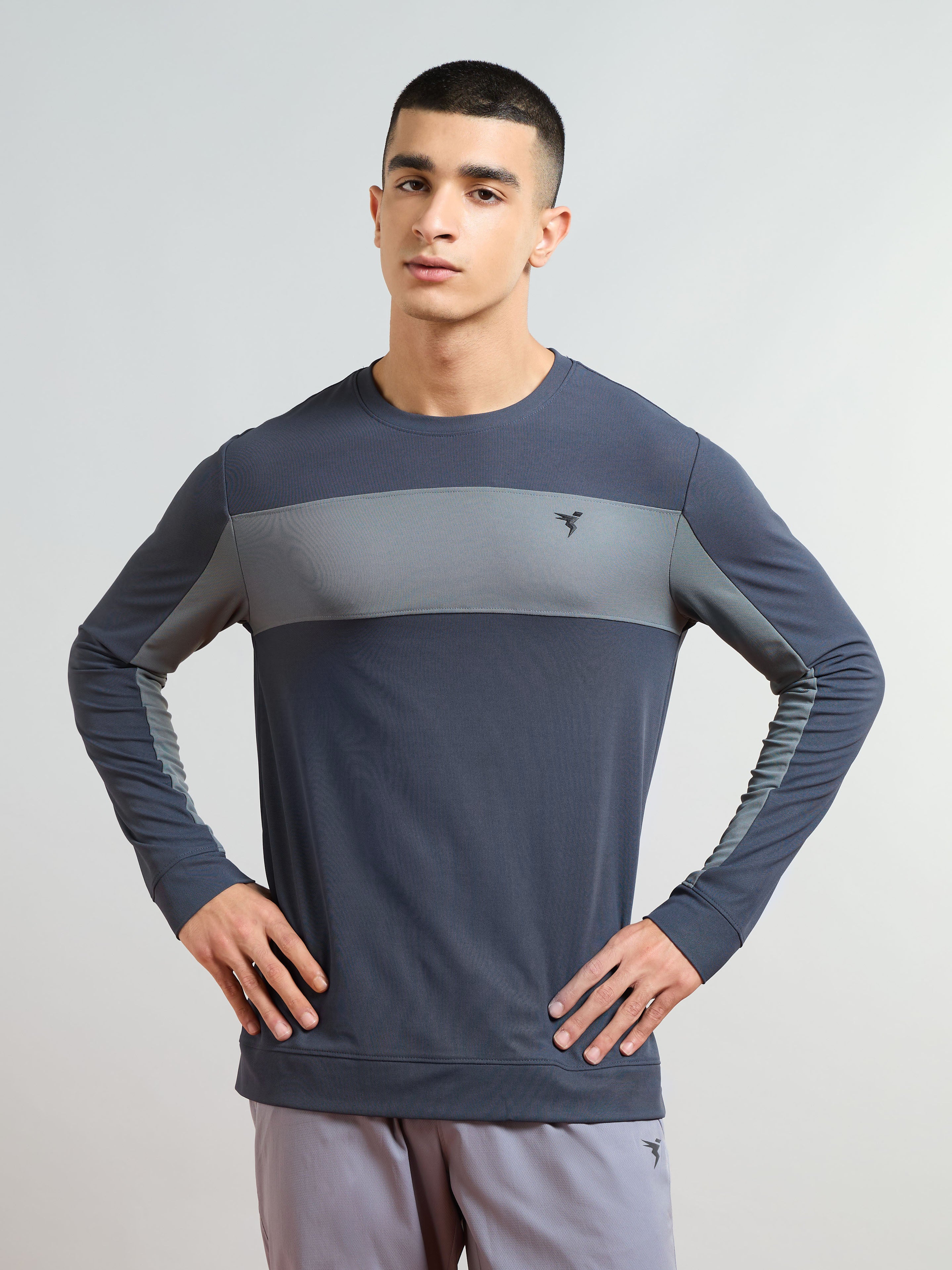 Men Colorblock Slim Fit T-shirt with MATPIQ - Image 2