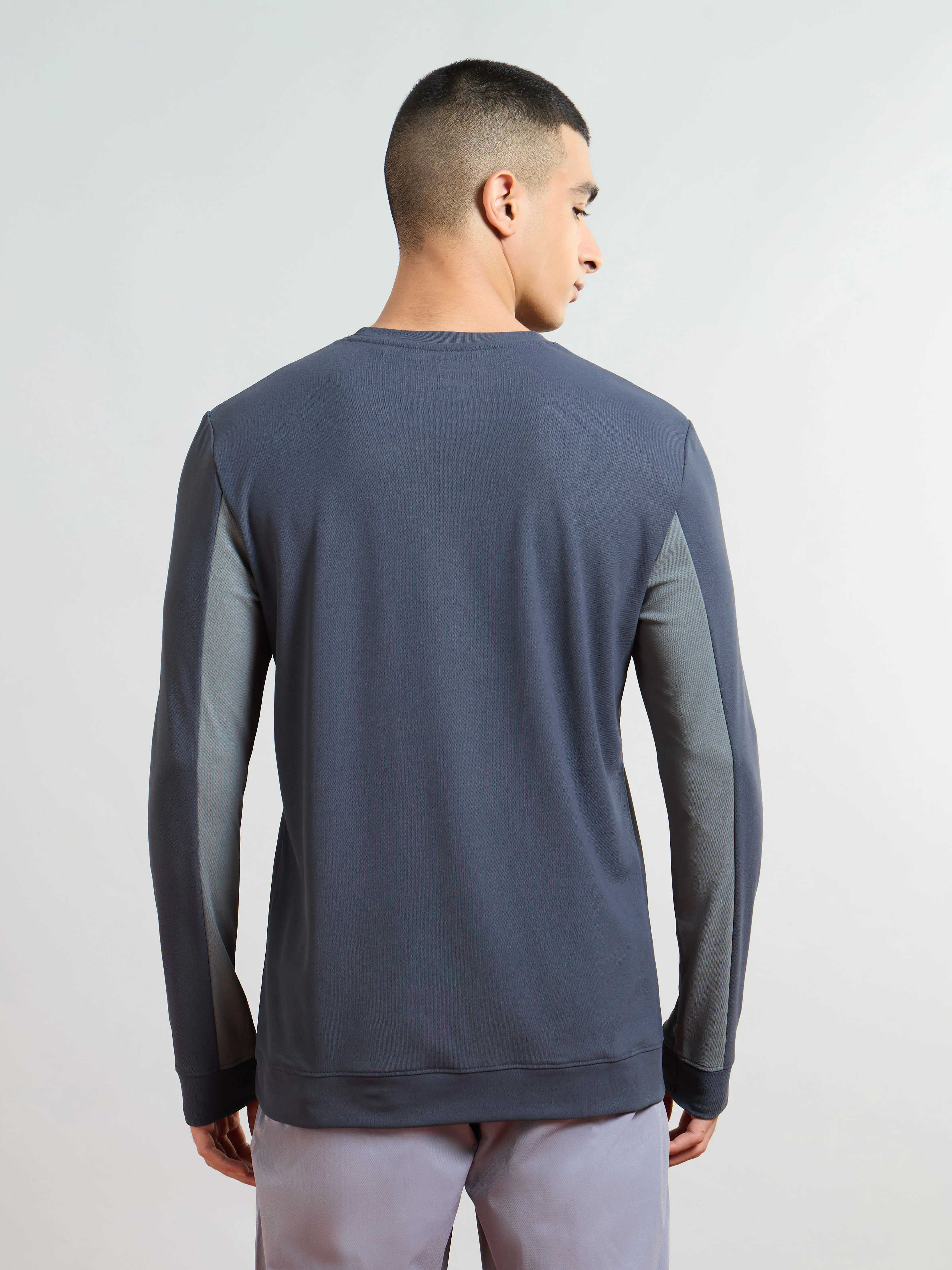 Men Colorblock Slim Fit T-shirt with MATPIQ - Image 3
