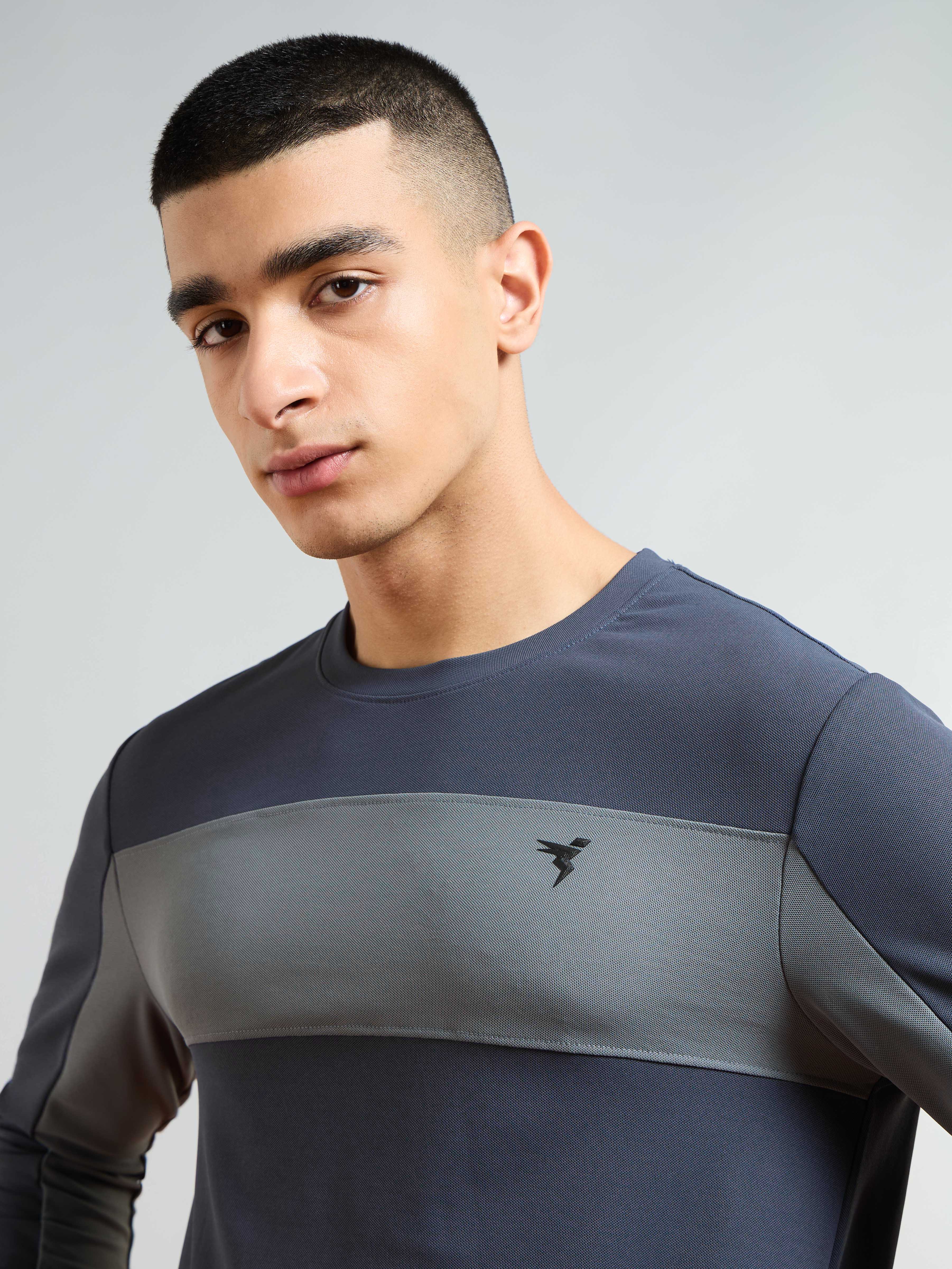 Men Colorblock Slim Fit T-shirt with MATPIQ - Image 6