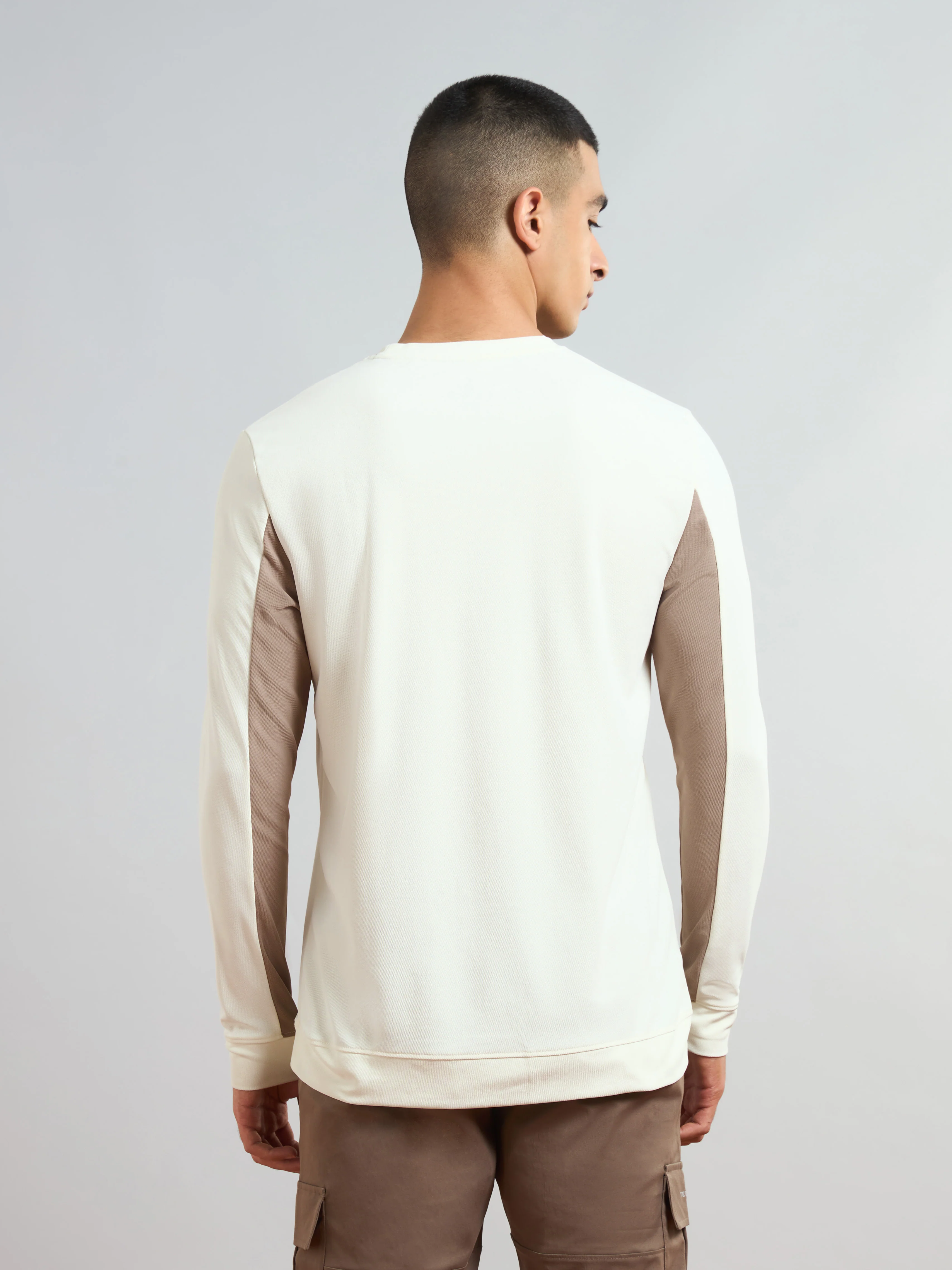 Men Colorblock Slim Fit T-shirt with MATPIQ - Image 2