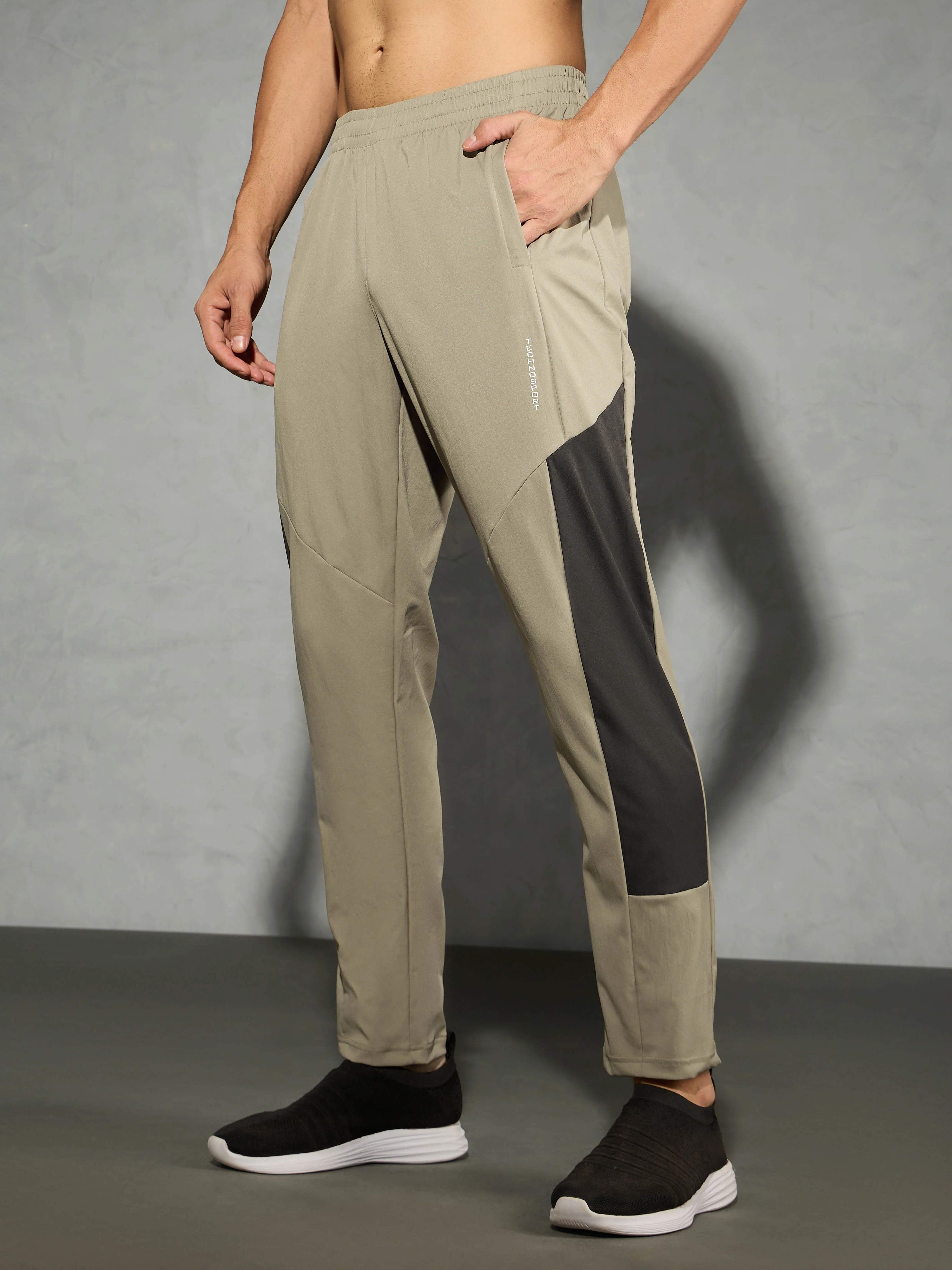 Men Colorblock Slim Fit Trackpants with TS FLEXI - Image 4