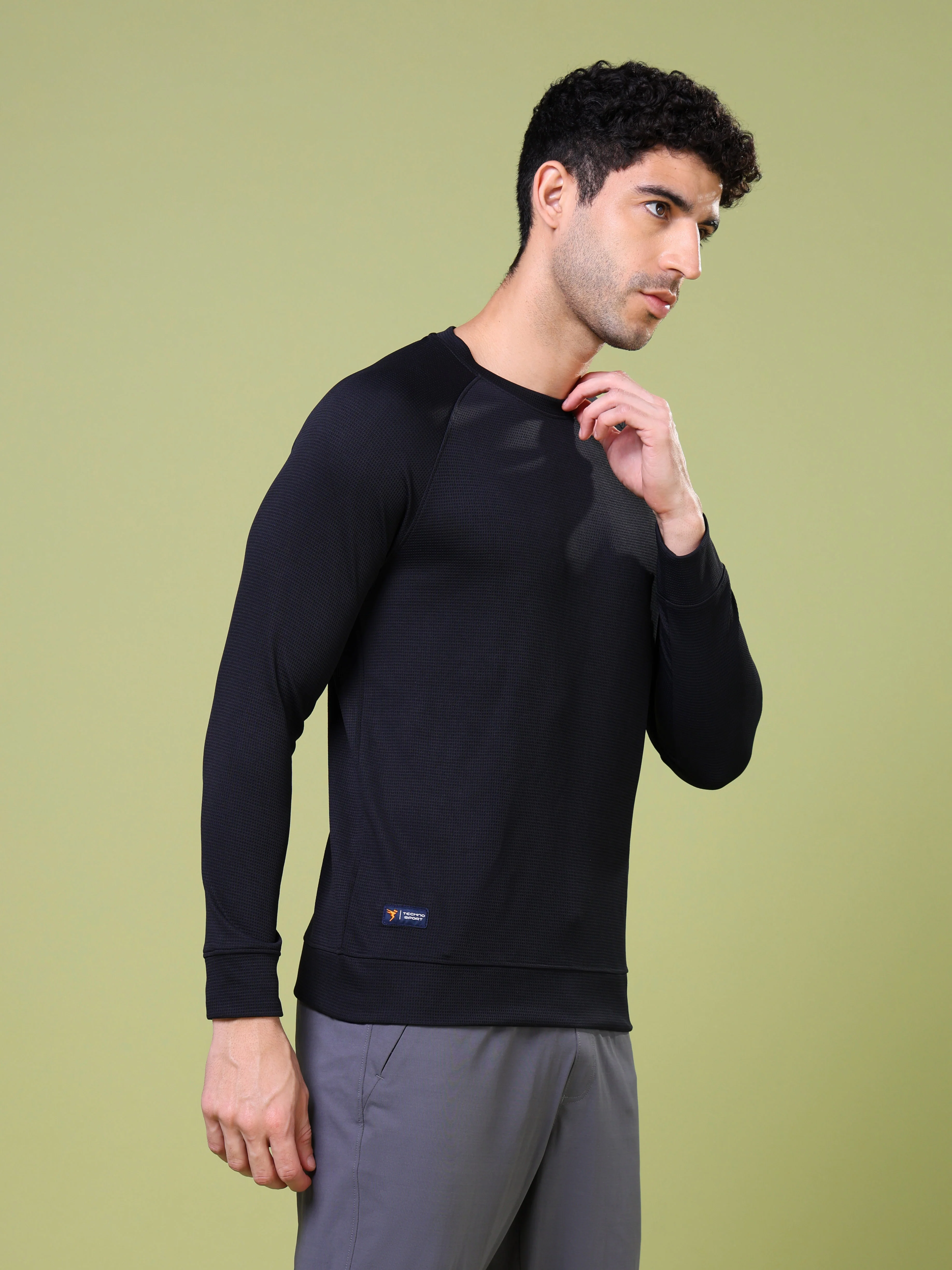 Men Cubic Melange Slim Fit Round Neck T-shirt with TECHNOCOOL+ - Image 4