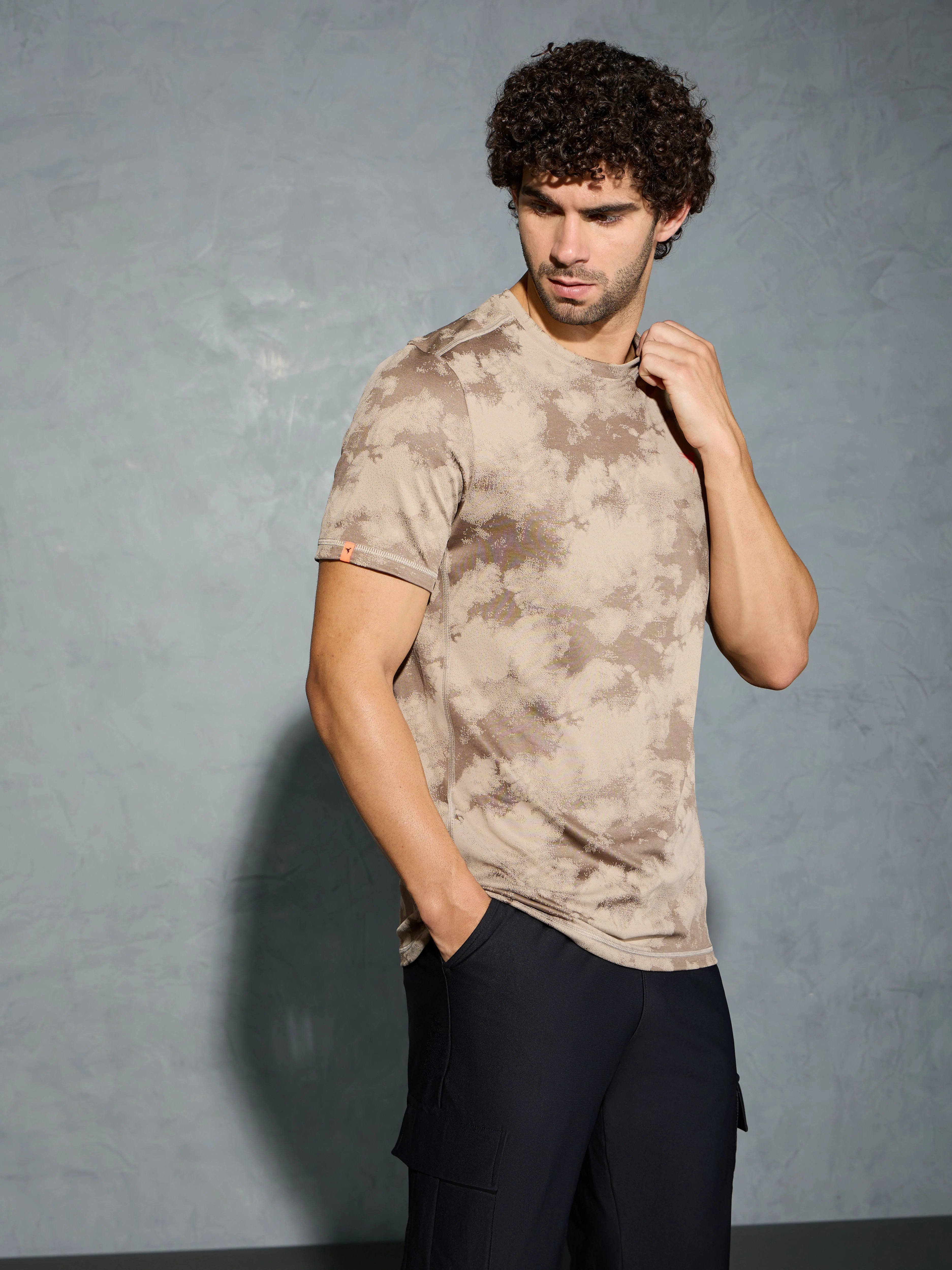 Men Jacquard Slim Fit Crew Neck T-shirt with DOUBLE COOL - Image 4