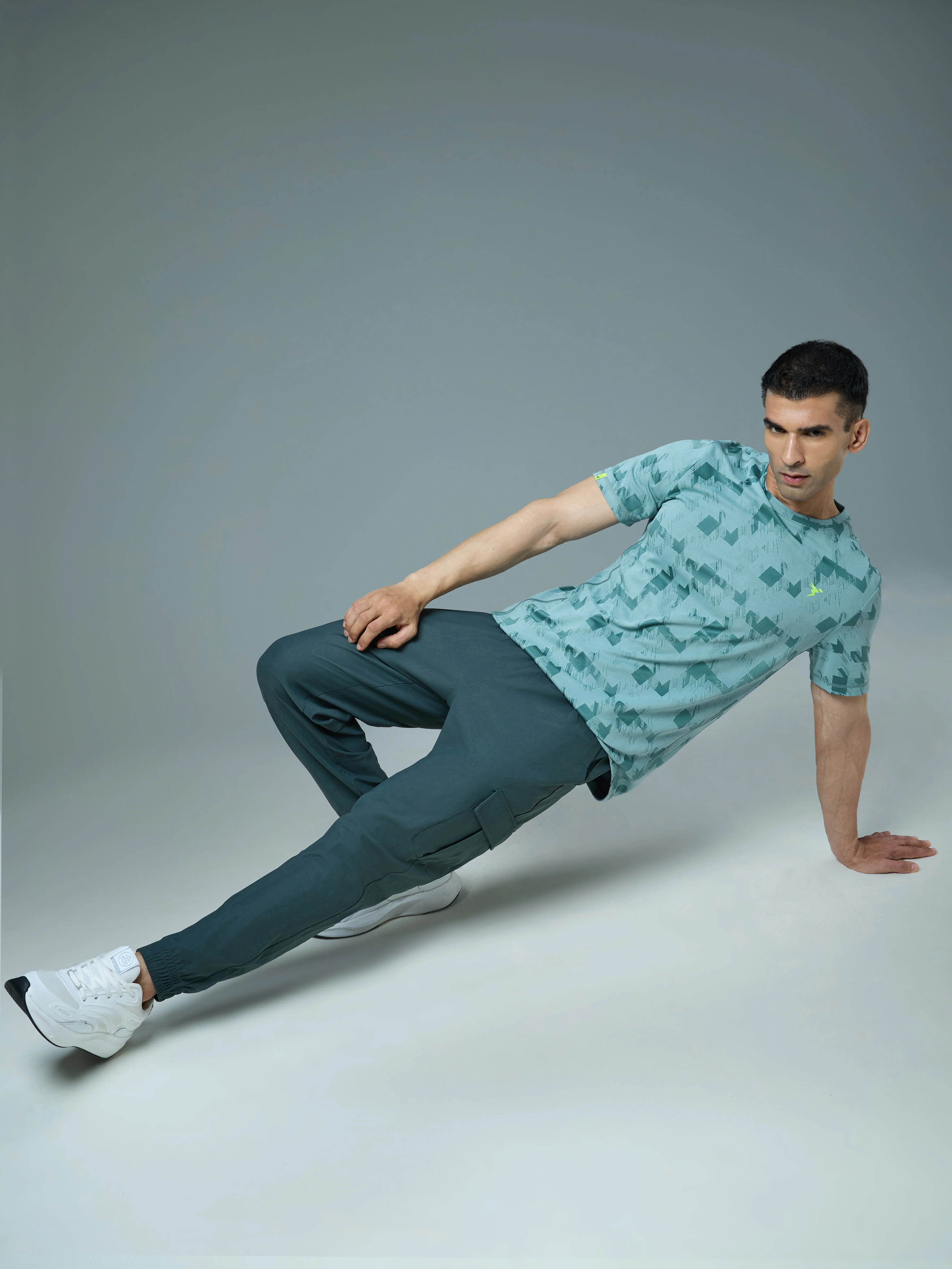 Men Jacquard Slim Fit Crew Neck T-shirt with DOUBLE COOL - Image 5