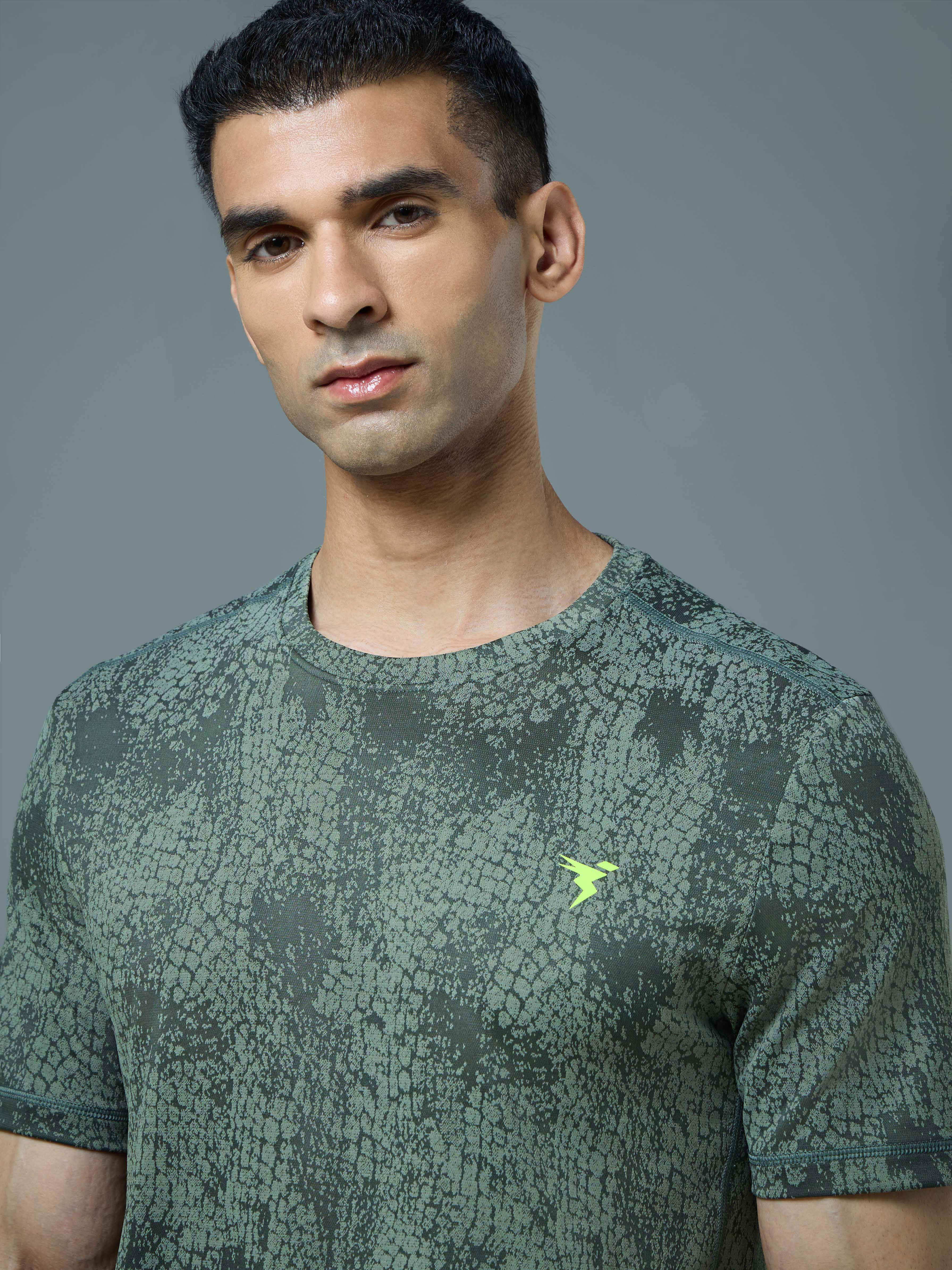 Men Jacquard Slim Fit Crew Neck T-shirt with DOUBLE COOL - Image 6