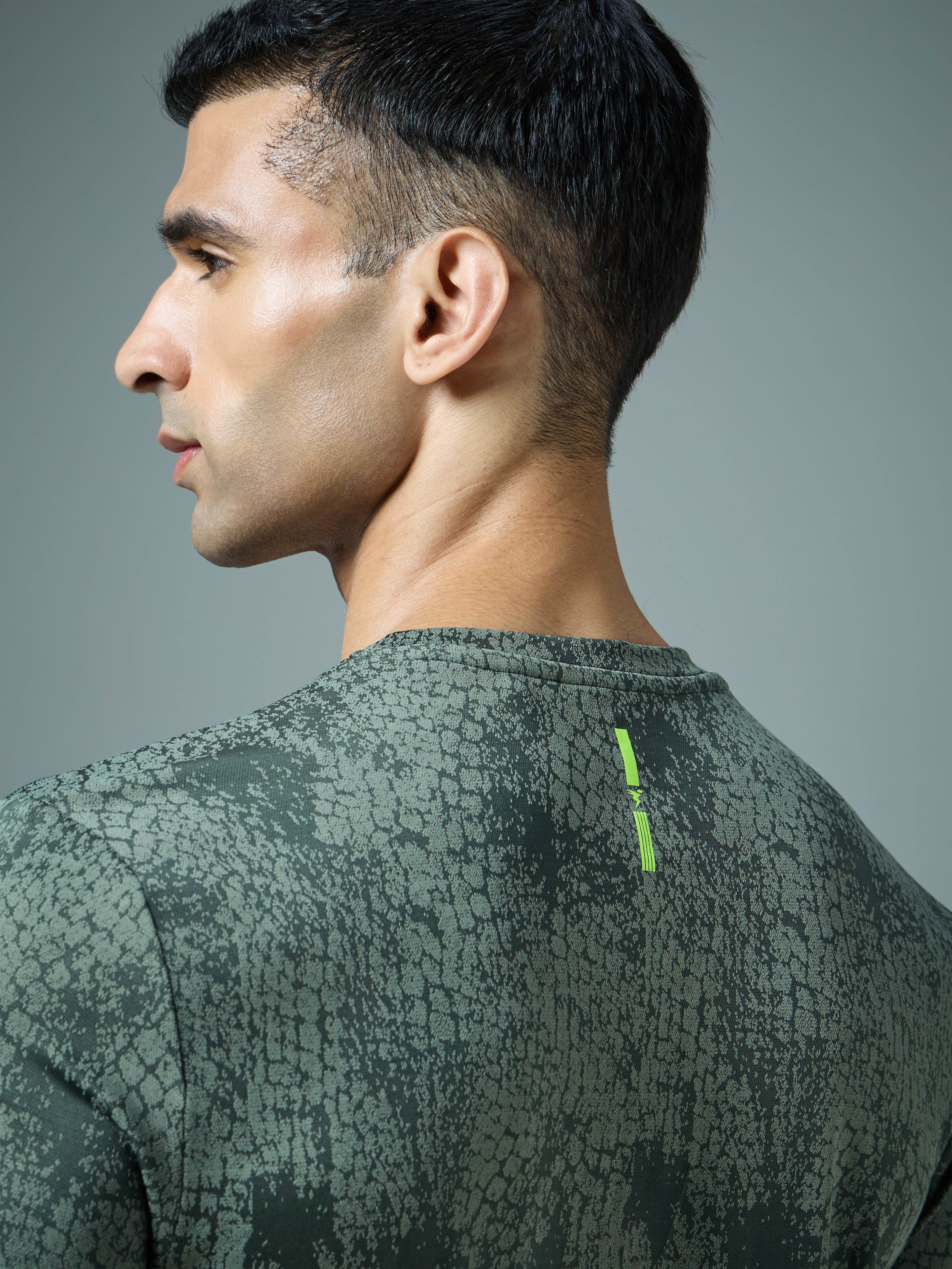 Men Jacquard Slim Fit Crew Neck T-shirt with DOUBLE COOL - Image 7