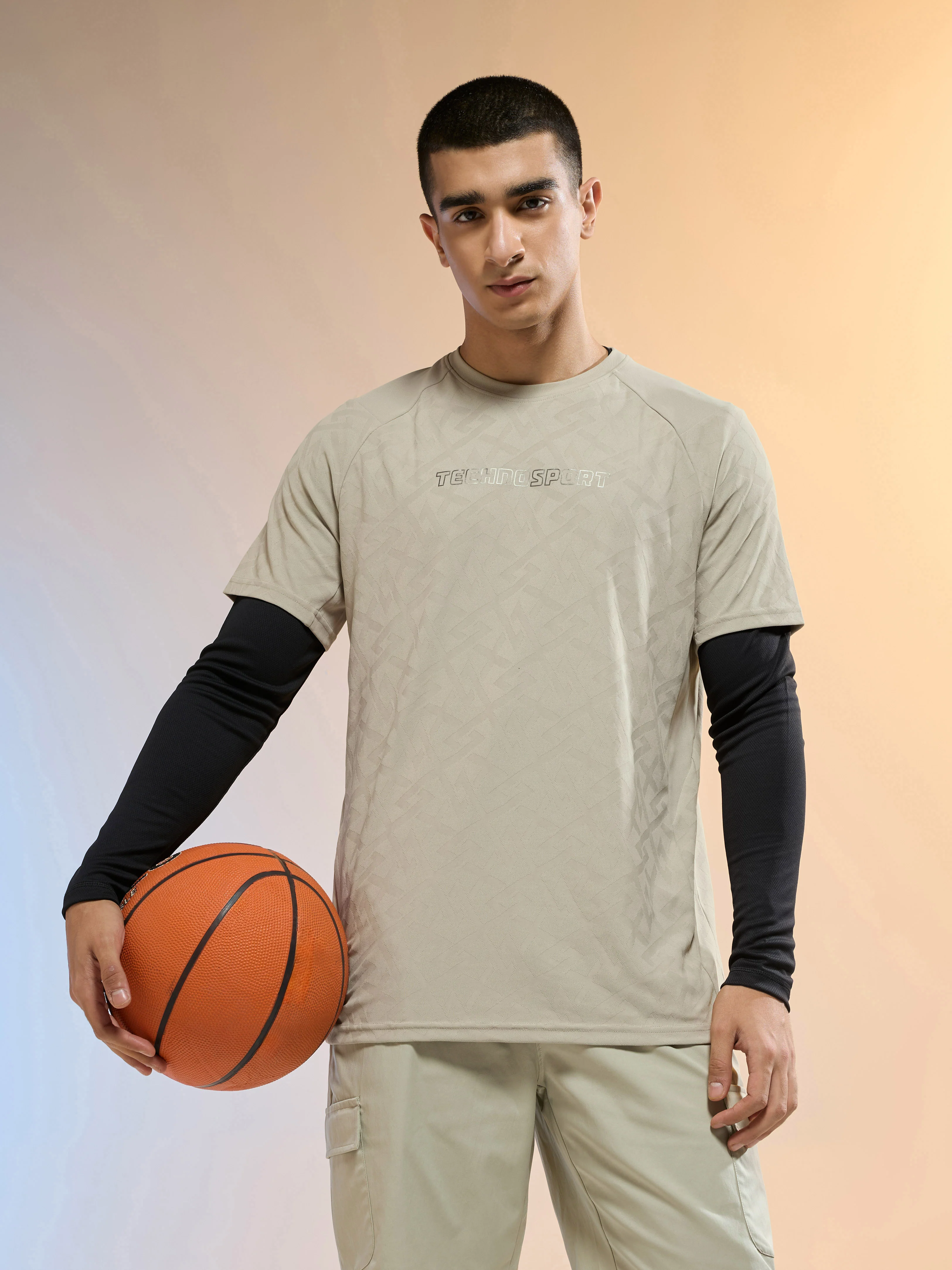 Men Jacquard Slim Fit Round Neck Sports T-shirt with MATPIQ