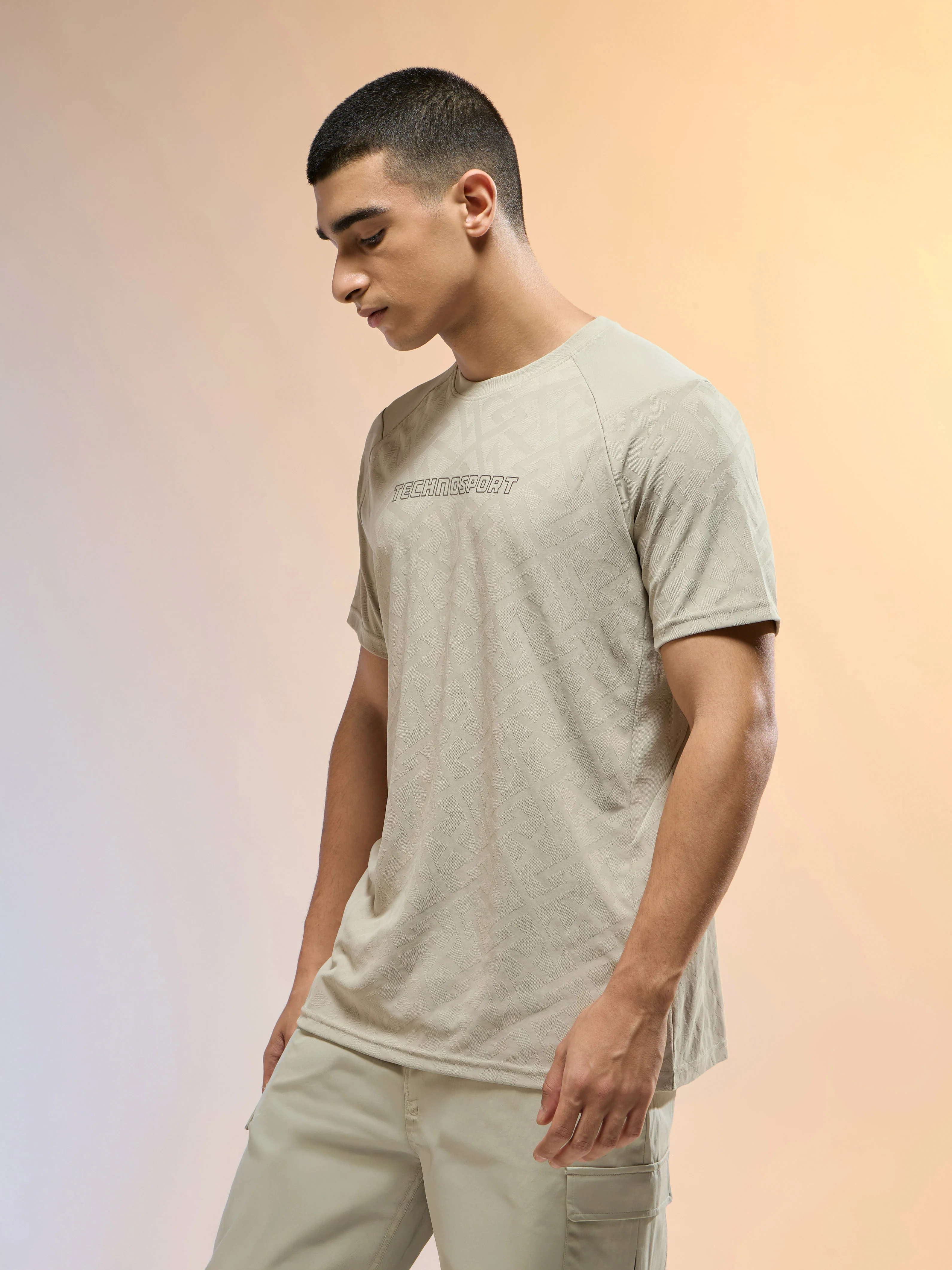 Men Jacquard Slim Fit Round Neck Sports T-shirt with MATPIQ - Image 4