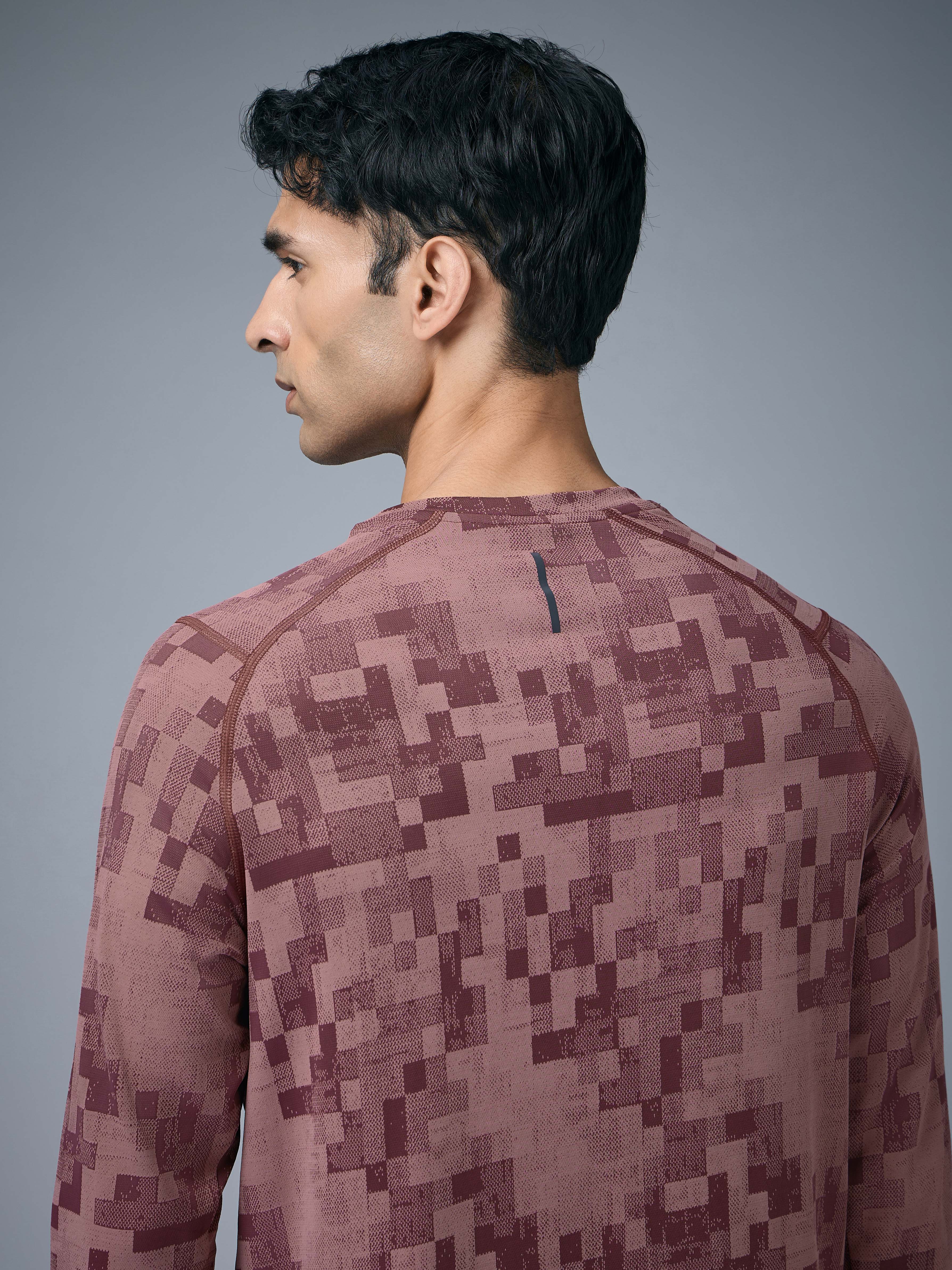 Men Jacquard Slim Fit Round Neck T-shirt with DOUBLE COOL - Image 7