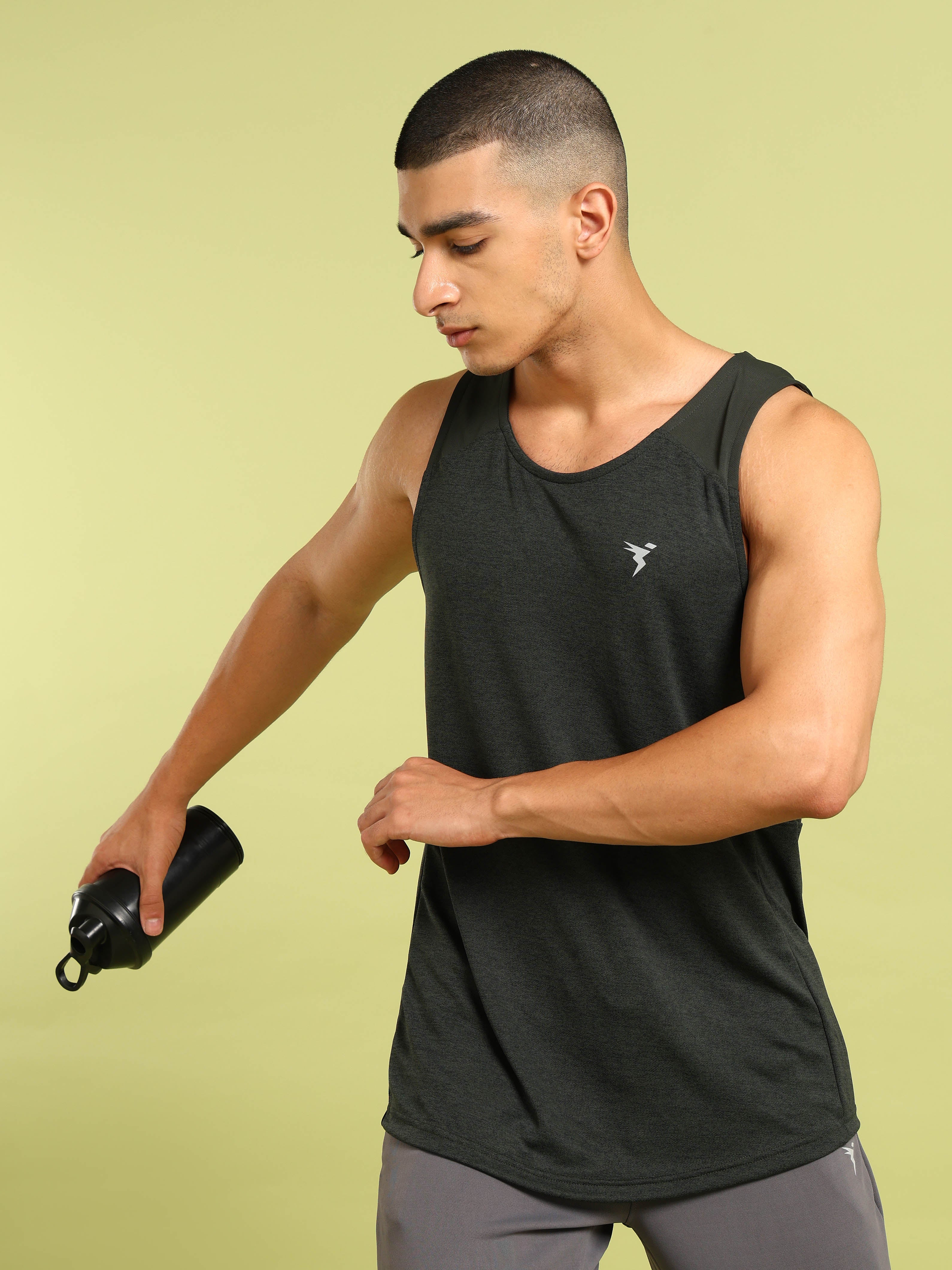 Men Melange Slim Fit Scoop Neck Innerwear Vest with TECHNO COOL+ ( Pack of 2) - Image 2
