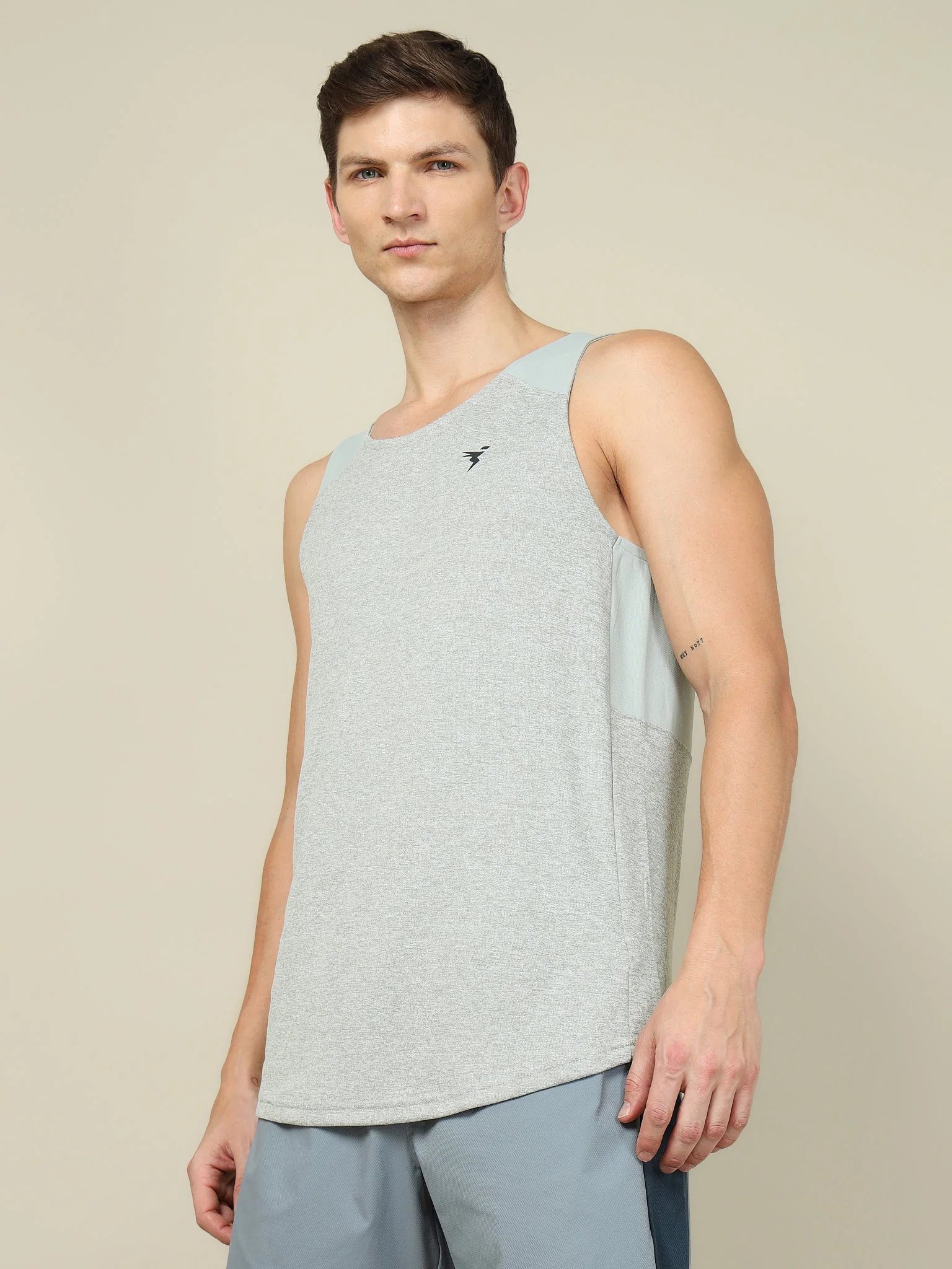 Men Melange Slim Fit Scoop Neck Innerwear Vest with TECHNO COOL+ ( Pack of 2) - Image 3