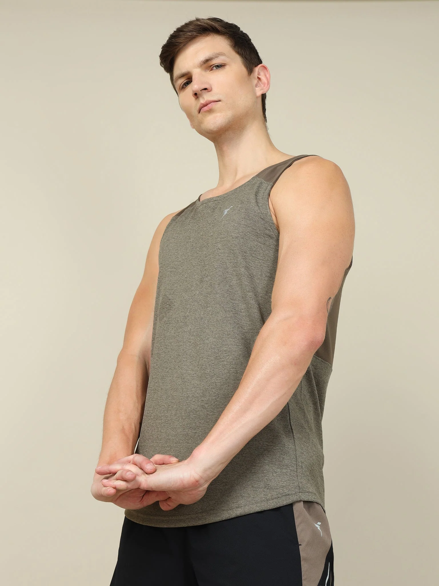 Men Melange Slim Fit Scoop Neck Innerwear Vest with TECHNO COOL+ ( Pack of 2) - Image 2
