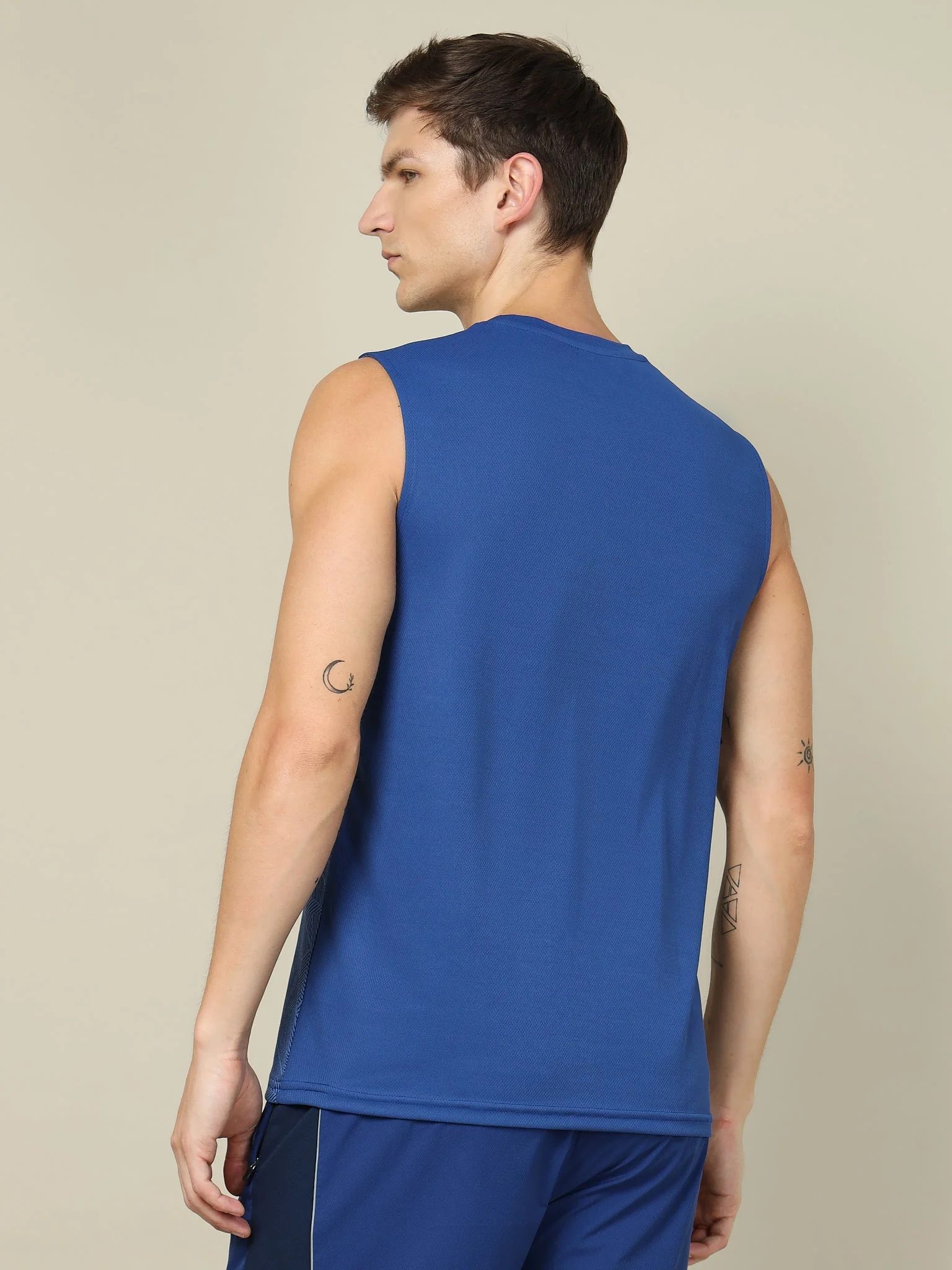 Men Printed Slim Fit Crew Neck Innerwear Vest with TECHNO COOL+ (Pack Of 2) - Image 4