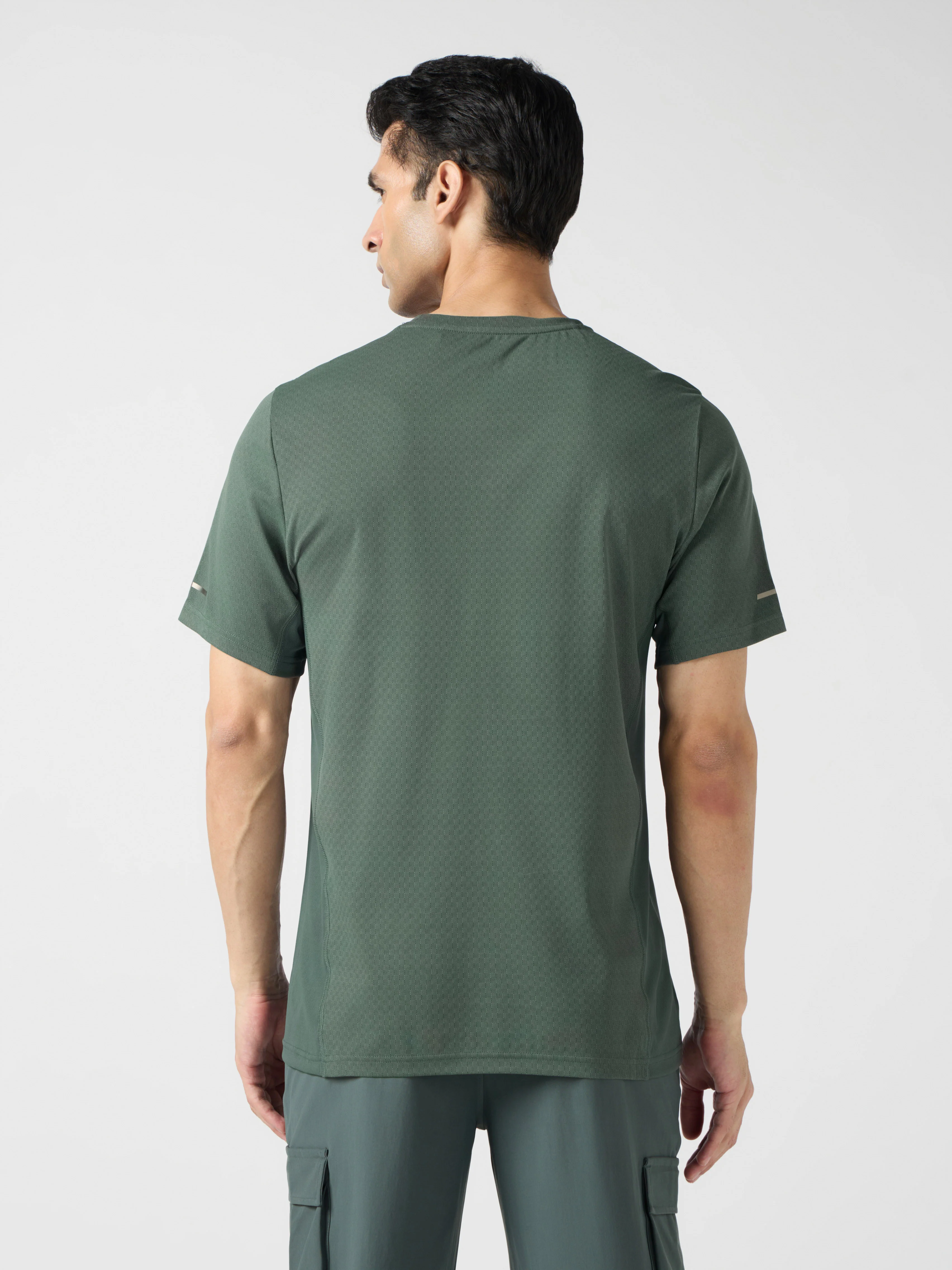 Men Printed Slim Fit Henley Neck Sports T-Shirt with ELASTOLITE - Image 3